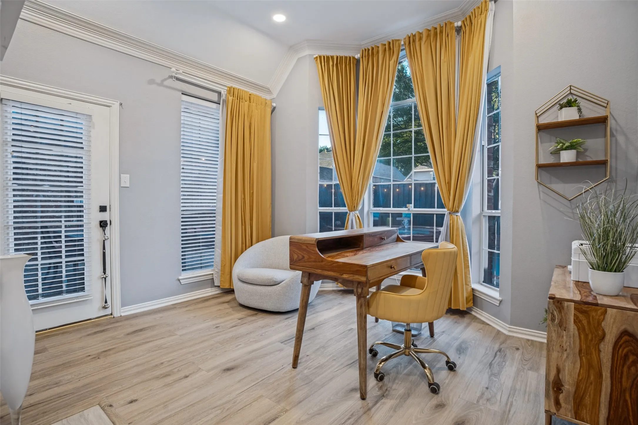Primary suite with bonus room.