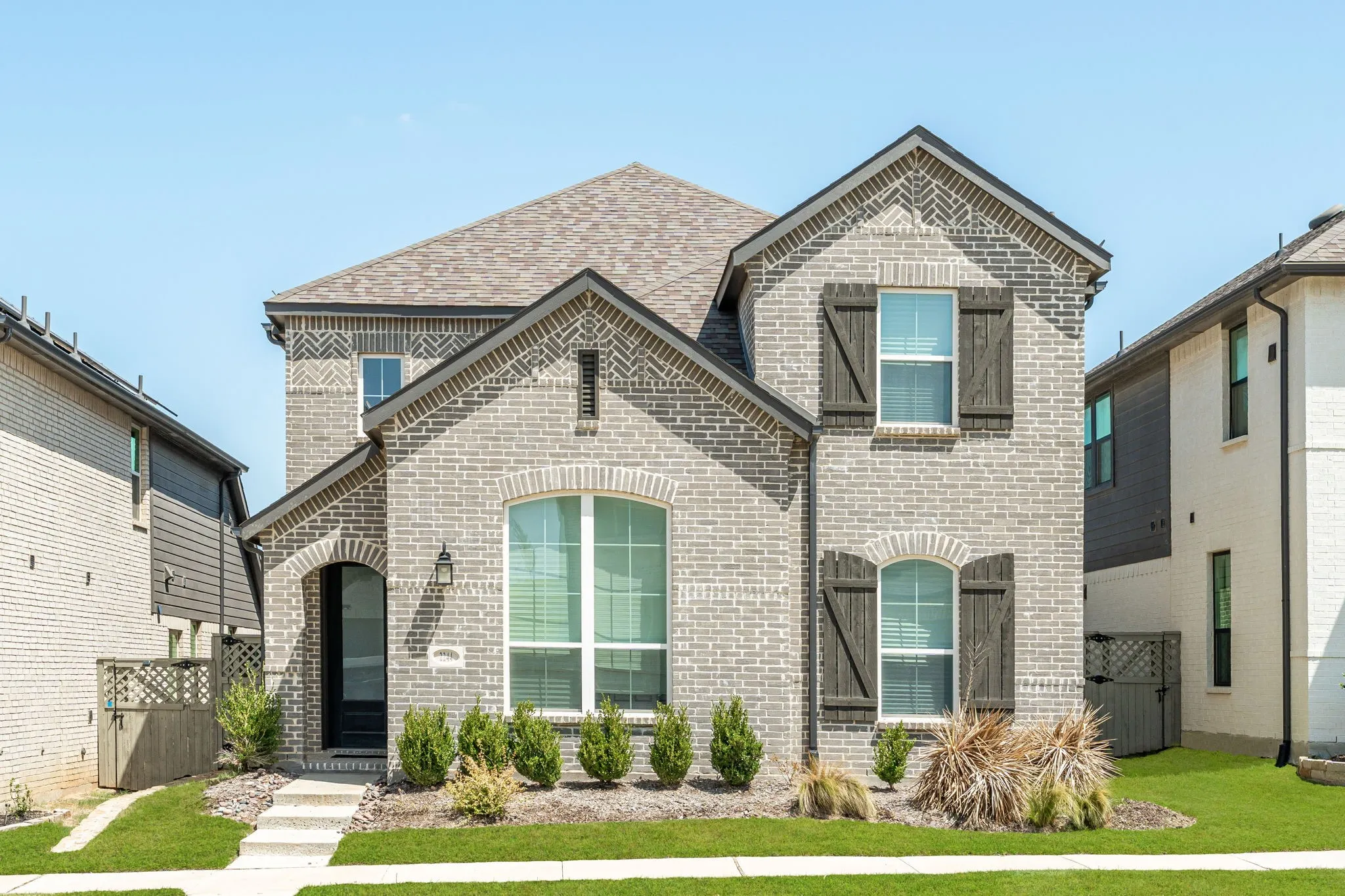 Single Family Residence For Sale in Denton County , 2244 Shorthorn Drive, Northlake, Texas 76247, 5 Bedroom, 3 Bathroom, 2 Garage spaces, 2,513 Sqft, built in 2021, mls#21388434, Real Estate Agent in Northlake, Homes For Sale in Denton county, Homes For Sale in Northlake, Realtor in Northlake Texas, Real Estate Brokerage Independent Realty Texas, Luminita Cordes Realtor