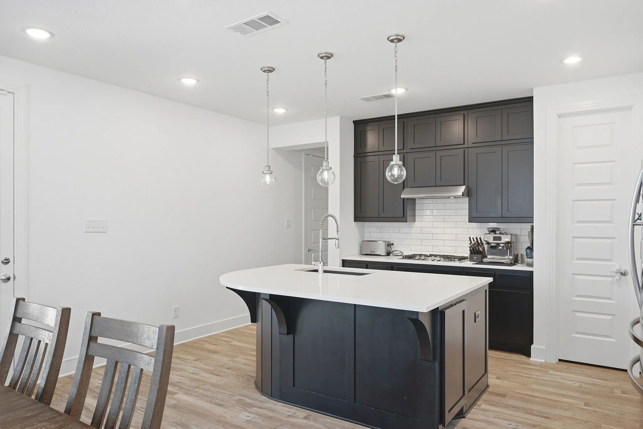 Single Family Residence For Sale in Denton County , 2244 Shorthorn Drive, Northlake, Texas 76247, 5 Bedroom, 3 Bathroom, 2 Garage spaces, 2,513 Sqft, built in 2021, mls#21388434, Real Estate Agent in Northlake, Homes For Sale in Denton county, Homes For Sale in Northlake, Realtor in Northlake Texas, Real Estate Brokerage Independent Realty Texas, Luminita Cordes Realtor