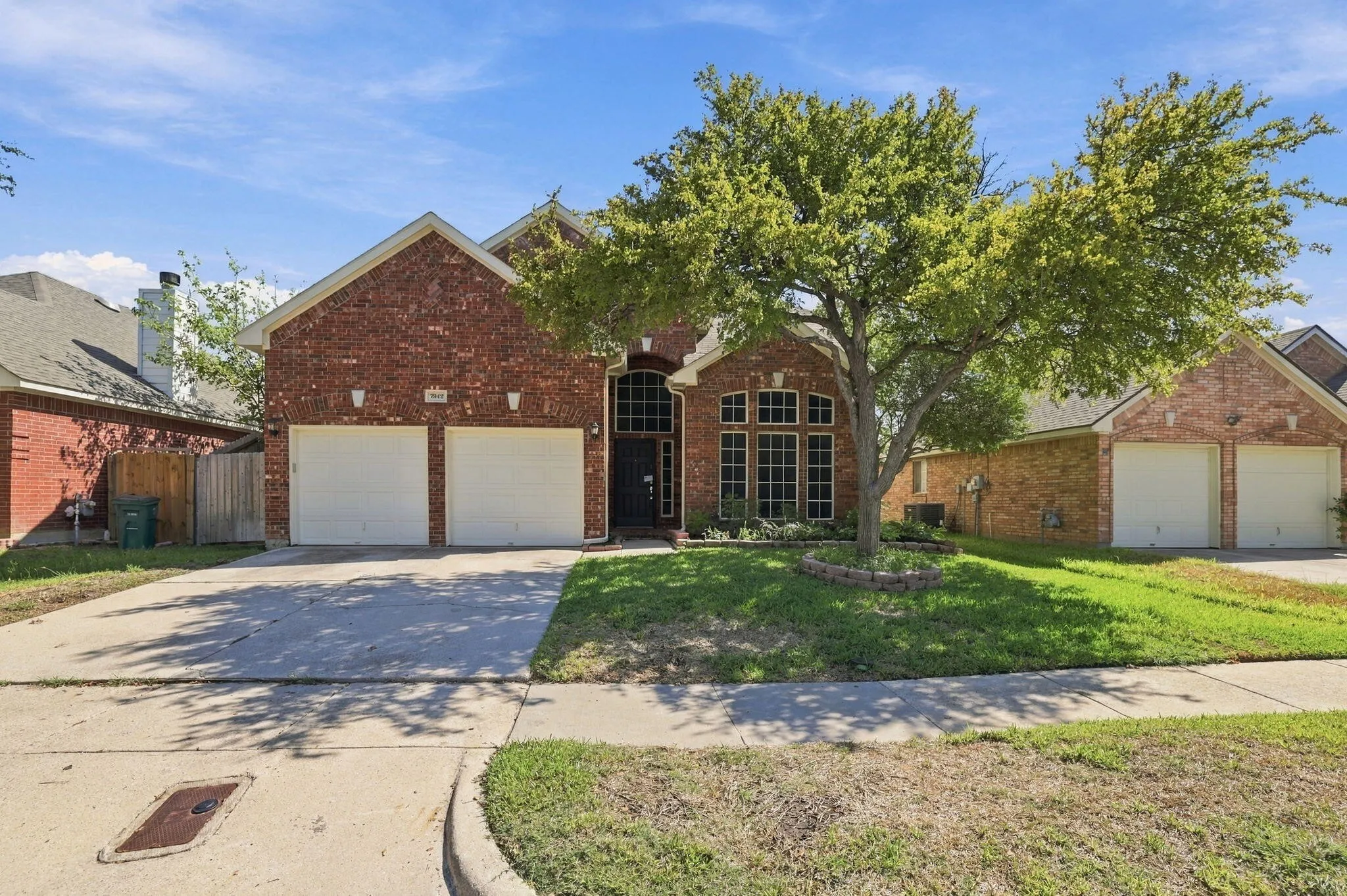 Single Family Residence For Sale in Tarrant County , 7942 Salmon Run Way, Fort Worth, Texas 76137, 4 Bedroom, 3 Bathroom, 2 Garage spaces, 2,404 Sqft, built in 1998, mls#21405678, Real Estate Agent in Fort Worth, Homes For Sale in Tarrant county, Homes For Sale in Fort Worth, Realtor in Fort Worth Texas, Real Estate Brokerage Independent Realty Texas, Luminita Cordes Realtor