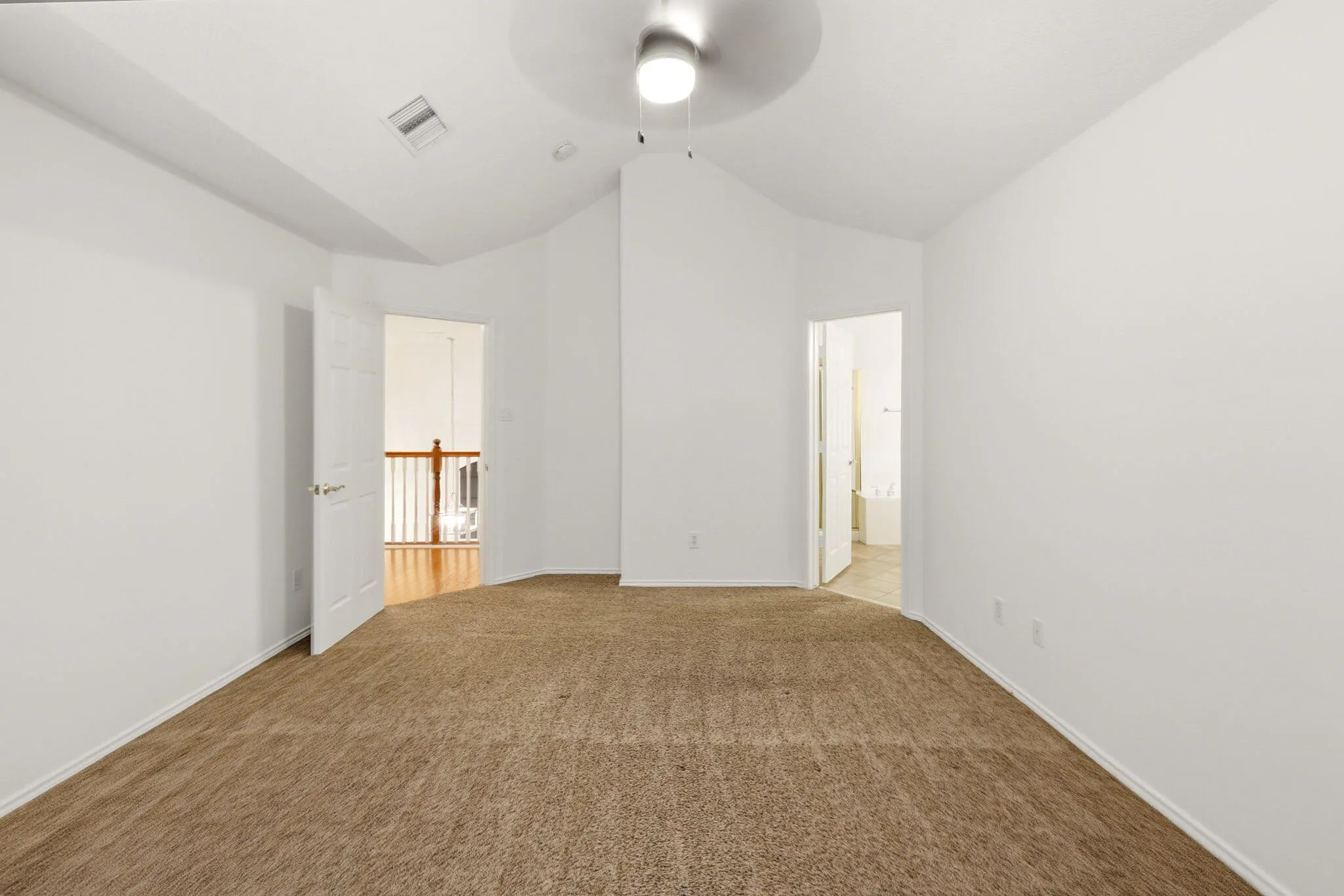 Single Family Residence For Sale in Tarrant County , 7942 Salmon Run Way, Fort Worth, Texas 76137, 4 Bedroom, 3 Bathroom, 2 Garage spaces, 2,404 Sqft, built in 1998, mls#21405678, Real Estate Agent in Fort Worth, Homes For Sale in Tarrant county, Homes For Sale in Fort Worth, Realtor in Fort Worth Texas, Real Estate Brokerage Independent Realty Texas, Luminita Cordes Realtor