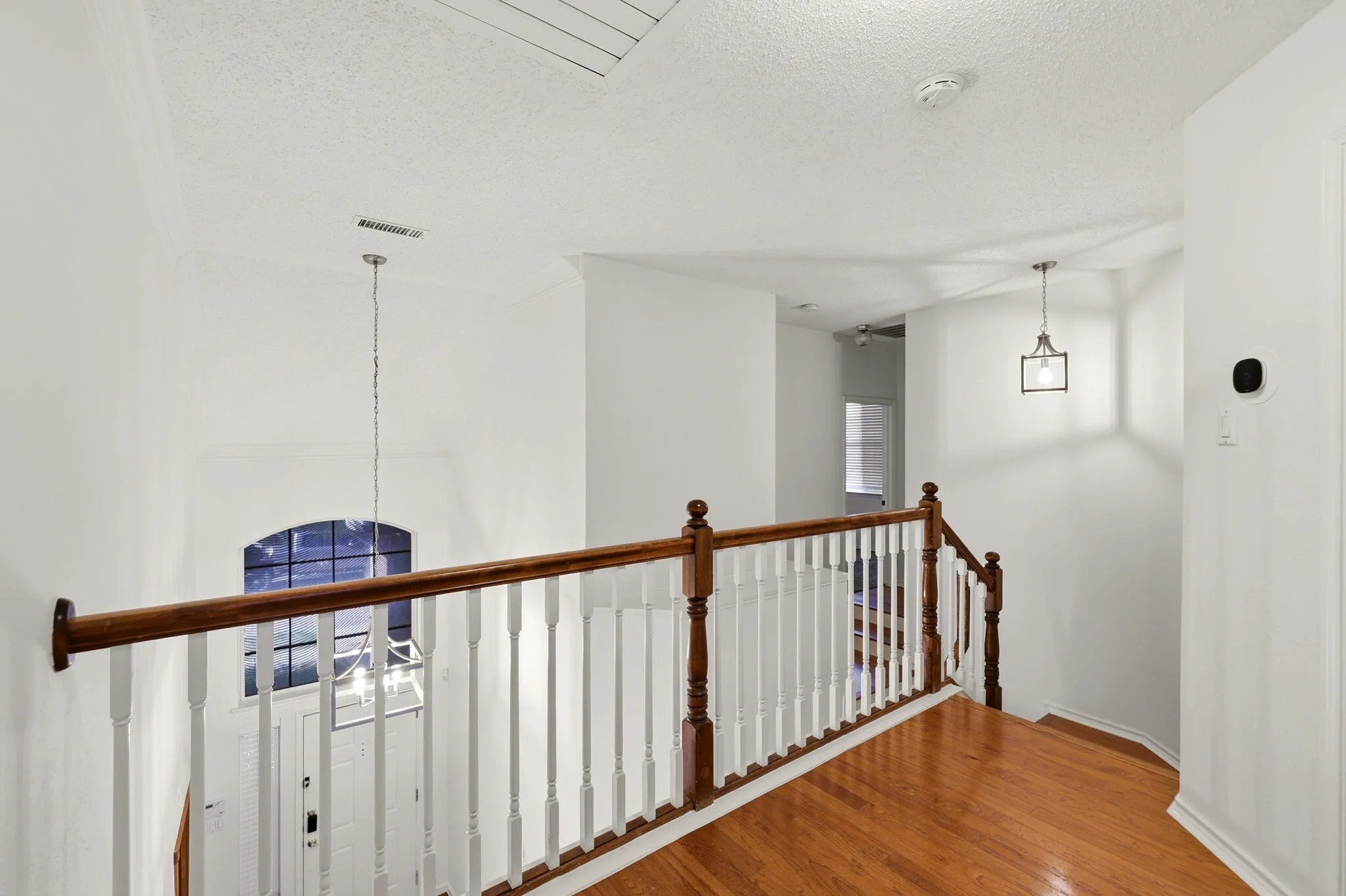 Single Family Residence For Sale in Tarrant County , 7942 Salmon Run Way, Fort Worth, Texas 76137, 4 Bedroom, 3 Bathroom, 2 Garage spaces, 2,404 Sqft, built in 1998, mls#21405678, Real Estate Agent in Fort Worth, Homes For Sale in Tarrant county, Homes For Sale in Fort Worth, Realtor in Fort Worth Texas, Real Estate Brokerage Independent Realty Texas, Luminita Cordes Realtor