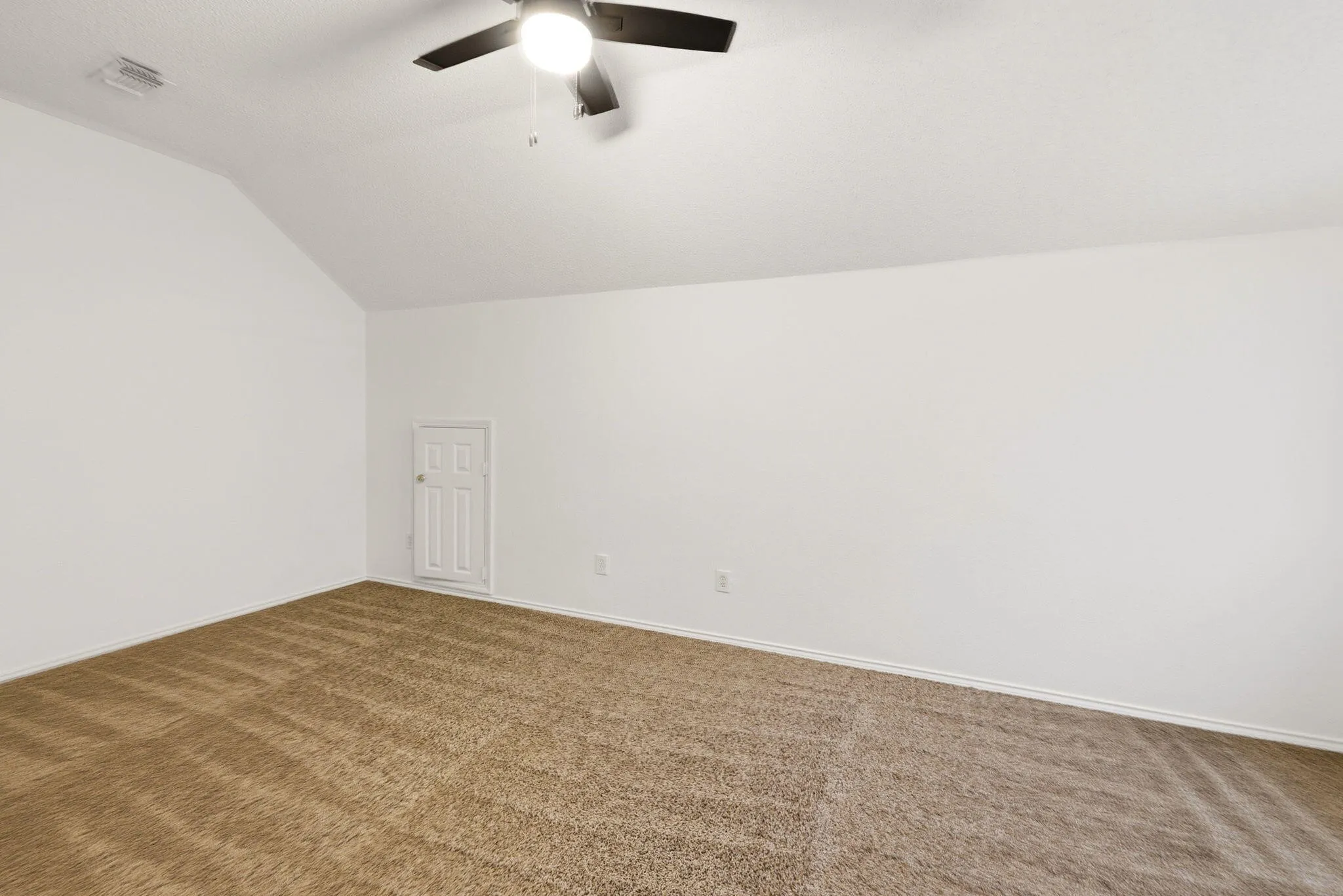 Single Family Residence For Sale in Tarrant County , 7942 Salmon Run Way, Fort Worth, Texas 76137, 4 Bedroom, 3 Bathroom, 2 Garage spaces, 2,404 Sqft, built in 1998, mls#21405678, Real Estate Agent in Fort Worth, Homes For Sale in Tarrant county, Homes For Sale in Fort Worth, Realtor in Fort Worth Texas, Real Estate Brokerage Independent Realty Texas, Luminita Cordes Realtor