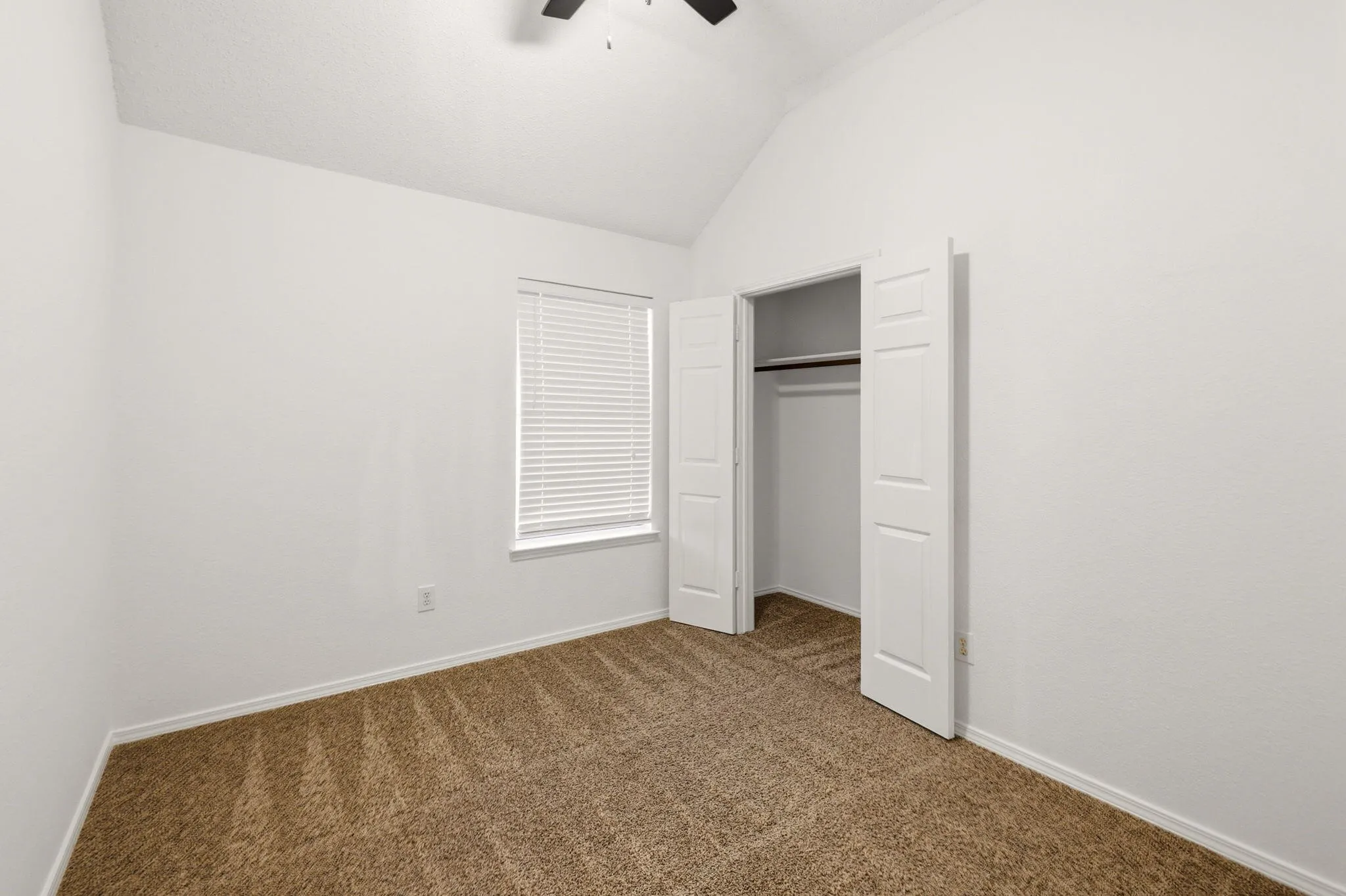 Single Family Residence For Sale in Tarrant County , 7942 Salmon Run Way, Fort Worth, Texas 76137, 4 Bedroom, 3 Bathroom, 2 Garage spaces, 2,404 Sqft, built in 1998, mls#21405678, Real Estate Agent in Fort Worth, Homes For Sale in Tarrant county, Homes For Sale in Fort Worth, Realtor in Fort Worth Texas, Real Estate Brokerage Independent Realty Texas, Luminita Cordes Realtor