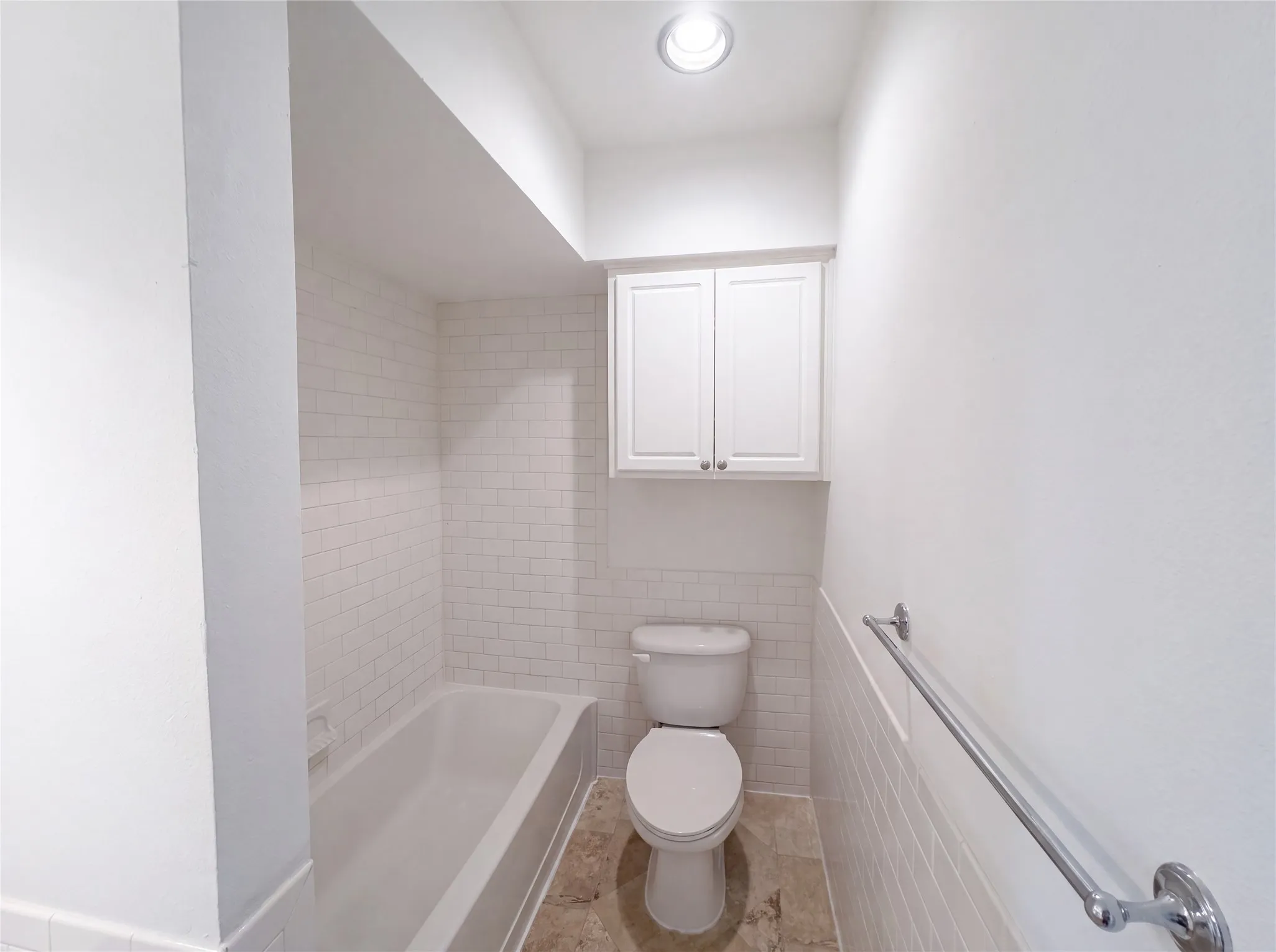 Condominium For Sale in Dallas County , 7734 Meadow Road 223, Dallas, Texas 75230, 1 Bedroom, 1 Bathroom, Garage spaces, 795 Sqft, built in 1966, mls#21405655, Real Estate Agent in Dallas, Homes For Sale in Dallas county, Homes For Sale in Dallas, Realtor in Dallas Texas, Real Estate Brokerage Independent Realty Texas, Luminita Cordes Realtor