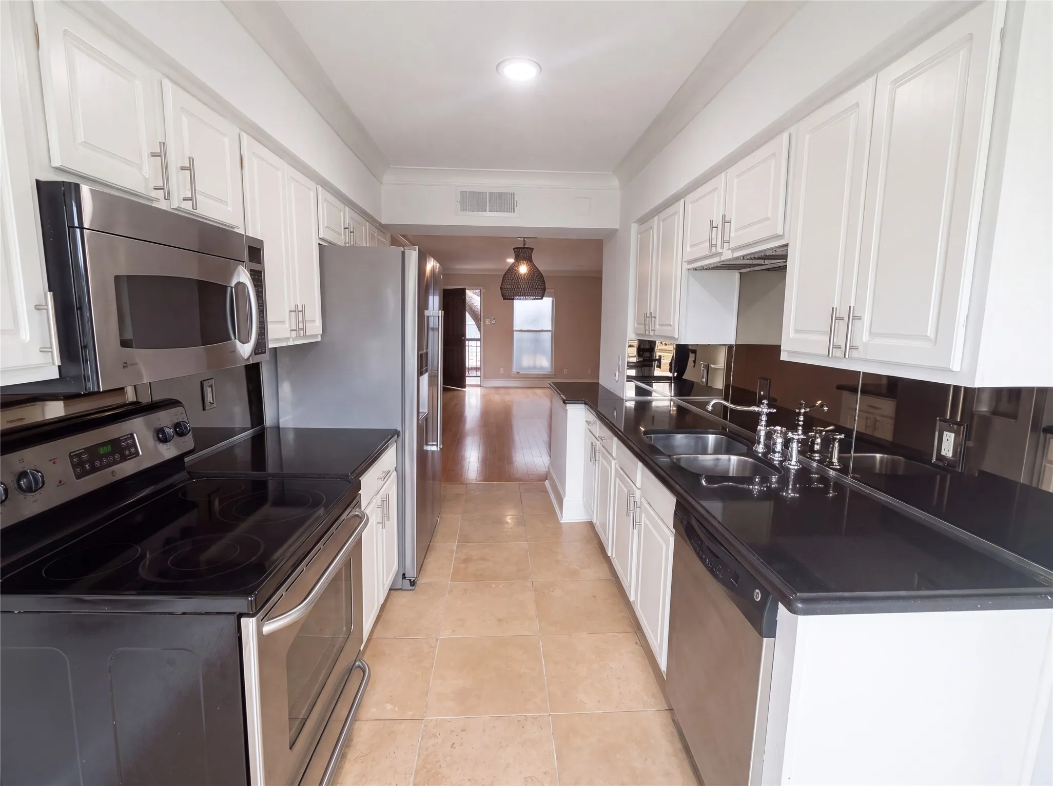 Condominium For Sale in Dallas County , 7734 Meadow Road 223, Dallas, Texas 75230, 1 Bedroom, 1 Bathroom, Garage spaces, 795 Sqft, built in 1966, mls#21405655, Real Estate Agent in Dallas, Homes For Sale in Dallas county, Homes For Sale in Dallas, Realtor in Dallas Texas, Real Estate Brokerage Independent Realty Texas, Luminita Cordes Realtor