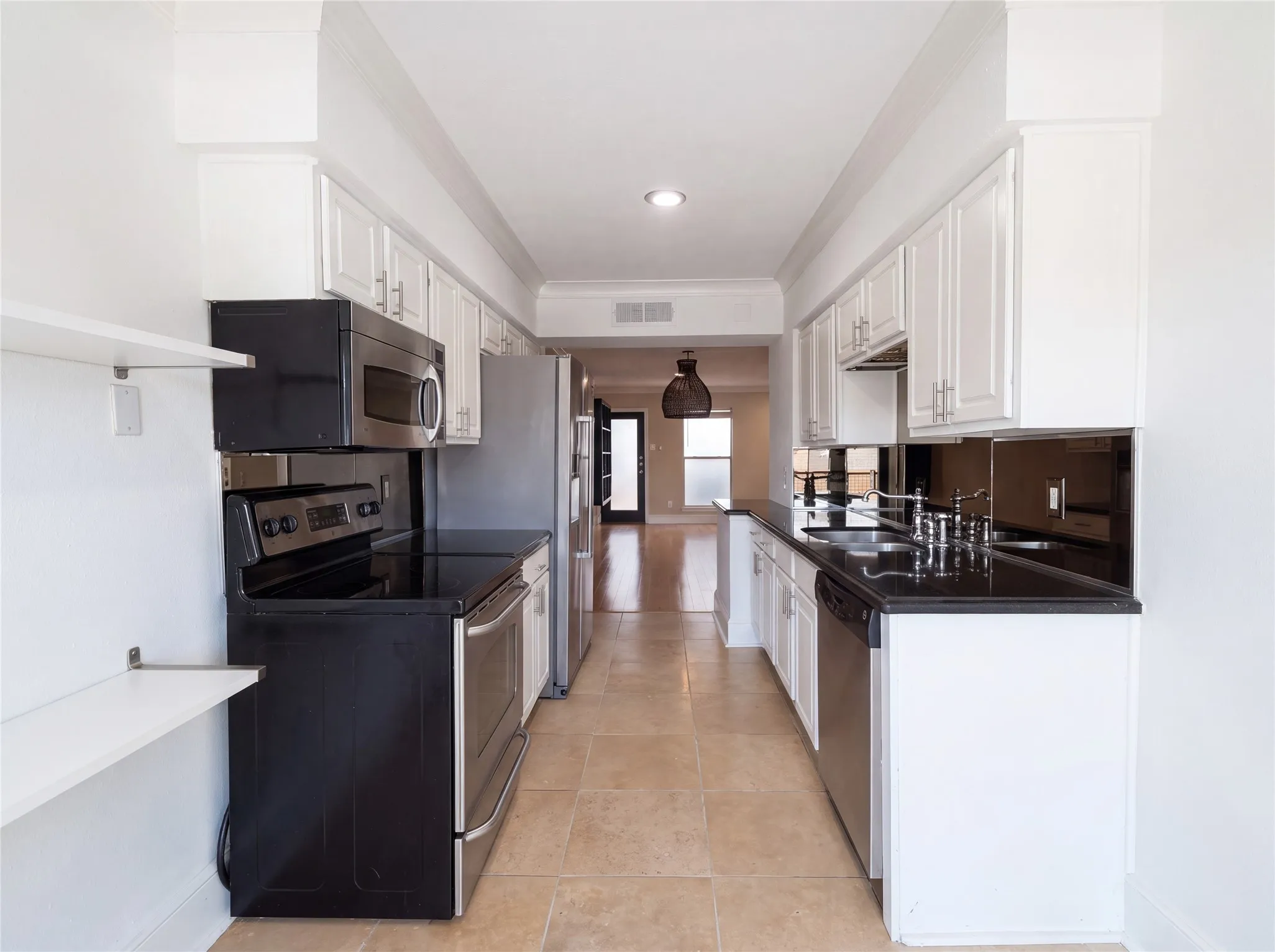 Condominium For Sale in Dallas County , 7734 Meadow Road 223, Dallas, Texas 75230, 1 Bedroom, 1 Bathroom, Garage spaces, 795 Sqft, built in 1966, mls#21405655, Real Estate Agent in Dallas, Homes For Sale in Dallas county, Homes For Sale in Dallas, Realtor in Dallas Texas, Real Estate Brokerage Independent Realty Texas, Luminita Cordes Realtor