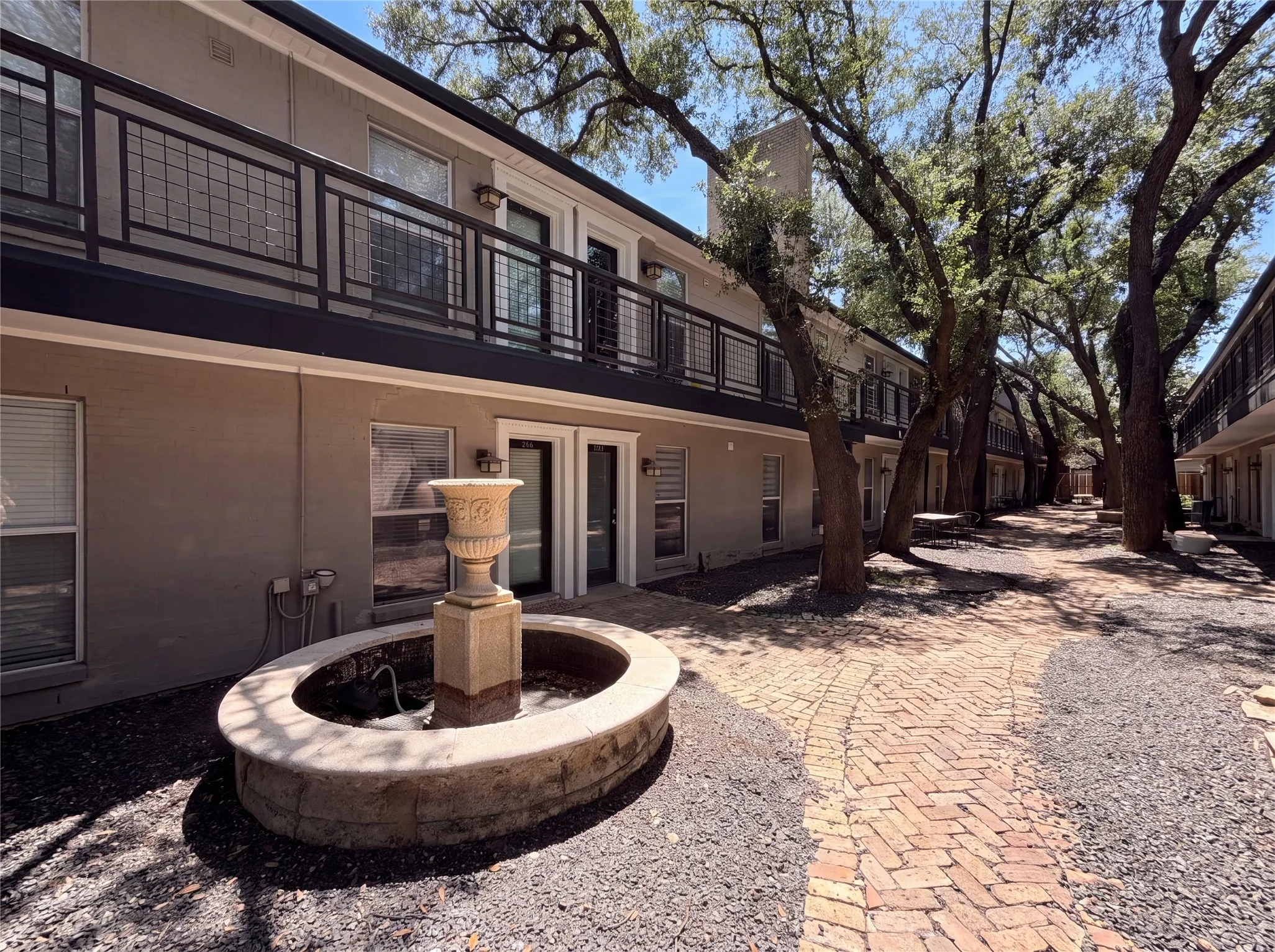 Condominium For Sale in Dallas County , 7734 Meadow Road 223, Dallas, Texas 75230, 1 Bedroom, 1 Bathroom, Garage spaces, 795 Sqft, built in 1966, mls#21405655, Real Estate Agent in Dallas, Homes For Sale in Dallas county, Homes For Sale in Dallas, Realtor in Dallas Texas, Real Estate Brokerage Independent Realty Texas, Luminita Cordes Realtor