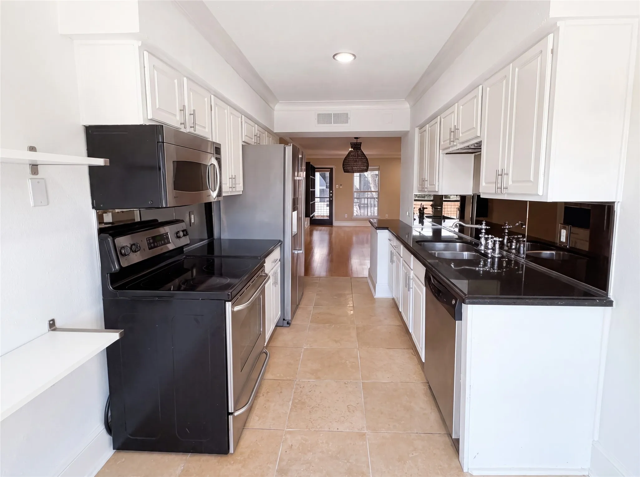 Condominium For Sale in Dallas County , 7734 Meadow Road 223, Dallas, Texas 75230, 1 Bedroom, 1 Bathroom, Garage spaces, 795 Sqft, built in 1966, mls#21405655, Real Estate Agent in Dallas, Homes For Sale in Dallas county, Homes For Sale in Dallas, Realtor in Dallas Texas, Real Estate Brokerage Independent Realty Texas, Luminita Cordes Realtor