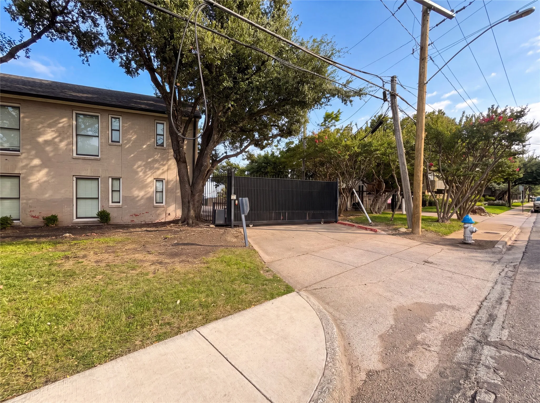 Condominium For Sale in Dallas County , 7734 Meadow Road 223, Dallas, Texas 75230, 1 Bedroom, 1 Bathroom, Garage spaces, 795 Sqft, built in 1966, mls#21405655, Real Estate Agent in Dallas, Homes For Sale in Dallas county, Homes For Sale in Dallas, Realtor in Dallas Texas, Real Estate Brokerage Independent Realty Texas, Luminita Cordes Realtor