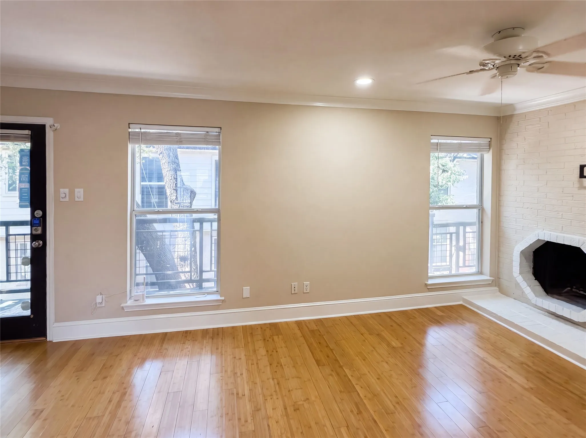 Condominium For Sale in Dallas County , 7734 Meadow Road 223, Dallas, Texas 75230, 1 Bedroom, 1 Bathroom, Garage spaces, 795 Sqft, built in 1966, mls#21405655, Real Estate Agent in Dallas, Homes For Sale in Dallas county, Homes For Sale in Dallas, Realtor in Dallas Texas, Real Estate Brokerage Independent Realty Texas, Luminita Cordes Realtor