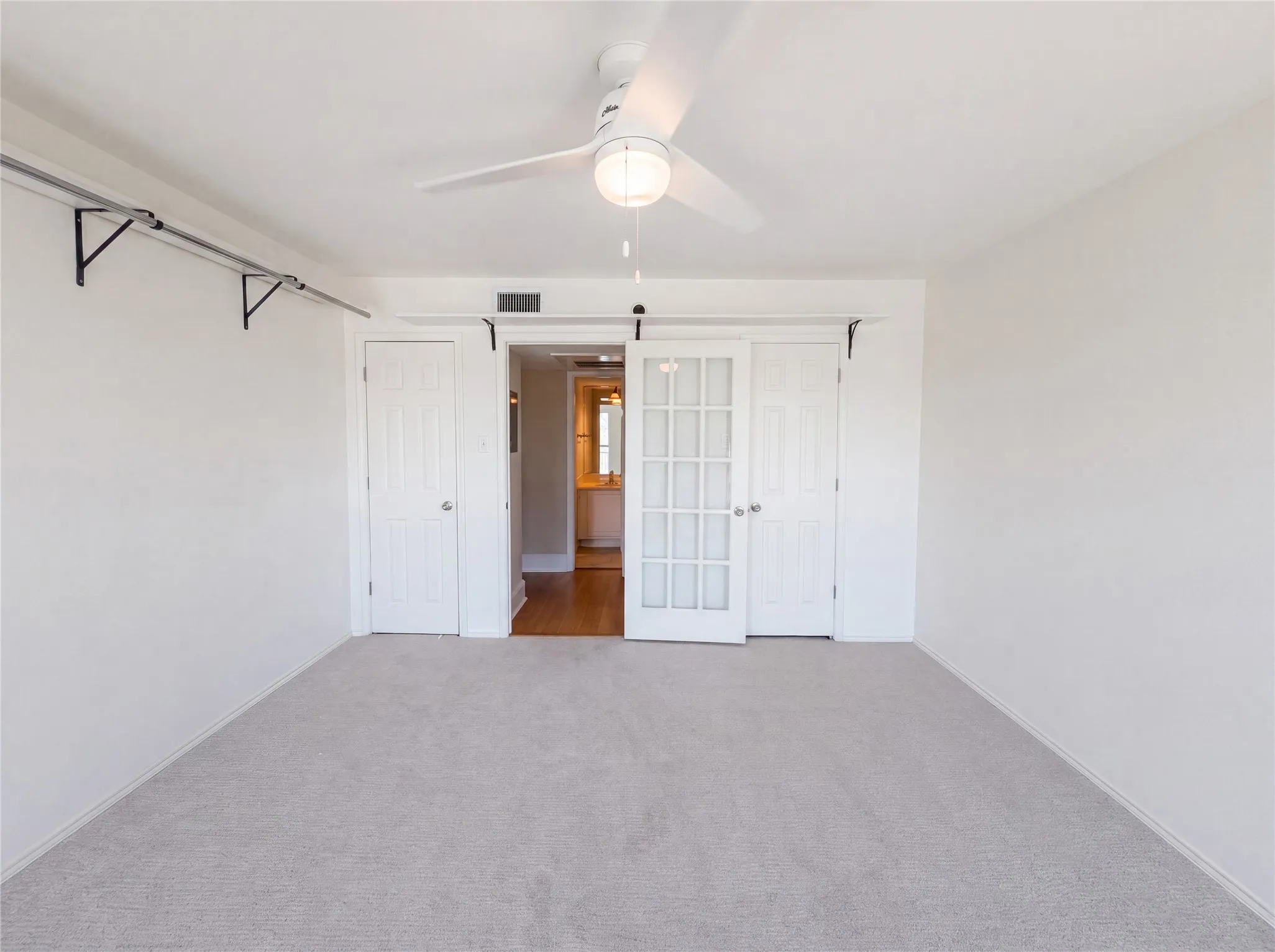 Condominium For Sale in Dallas County , 7734 Meadow Road 223, Dallas, Texas 75230, 1 Bedroom, 1 Bathroom, Garage spaces, 795 Sqft, built in 1966, mls#21405655, Real Estate Agent in Dallas, Homes For Sale in Dallas county, Homes For Sale in Dallas, Realtor in Dallas Texas, Real Estate Brokerage Independent Realty Texas, Luminita Cordes Realtor