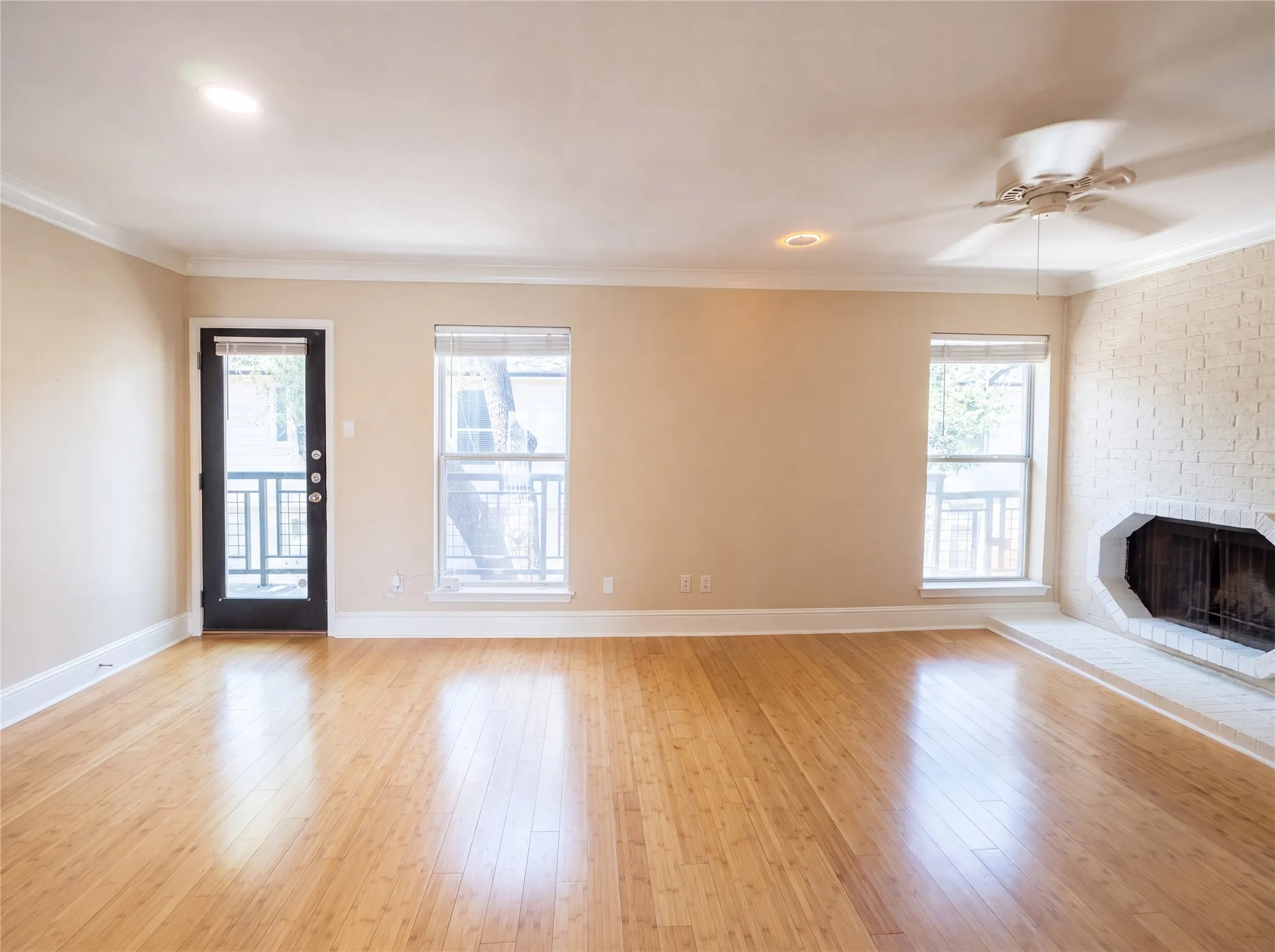 Condominium For Sale in Dallas County , 7734 Meadow Road 223, Dallas, Texas 75230, 1 Bedroom, 1 Bathroom, Garage spaces, 795 Sqft, built in 1966, mls#21405655, Real Estate Agent in Dallas, Homes For Sale in Dallas county, Homes For Sale in Dallas, Realtor in Dallas Texas, Real Estate Brokerage Independent Realty Texas, Luminita Cordes Realtor