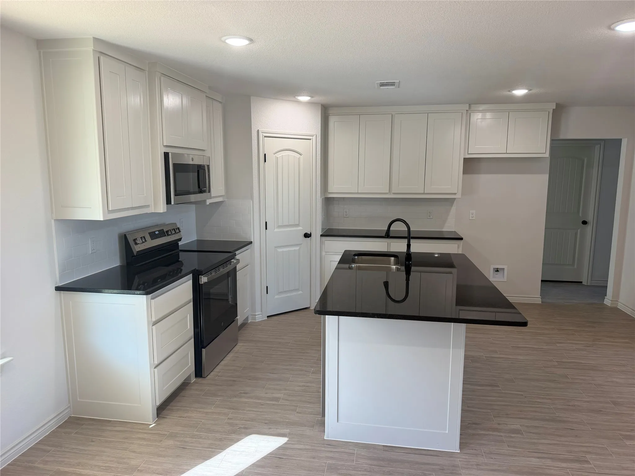 Single Family Residence For Sale in Parker County , 1005 Virgil Court, Springtown, Texas 76082, 3 Bedroom, 2 Bathroom, 2 Garage spaces, 1,514 Sqft, built in 2026, mls#21405684, Real Estate Agent in Springtown, Homes For Sale in Parker county, Homes For Sale in Springtown, Realtor in Springtown Texas, Real Estate Brokerage Independent Realty Texas, Luminita Cordes Realtor
