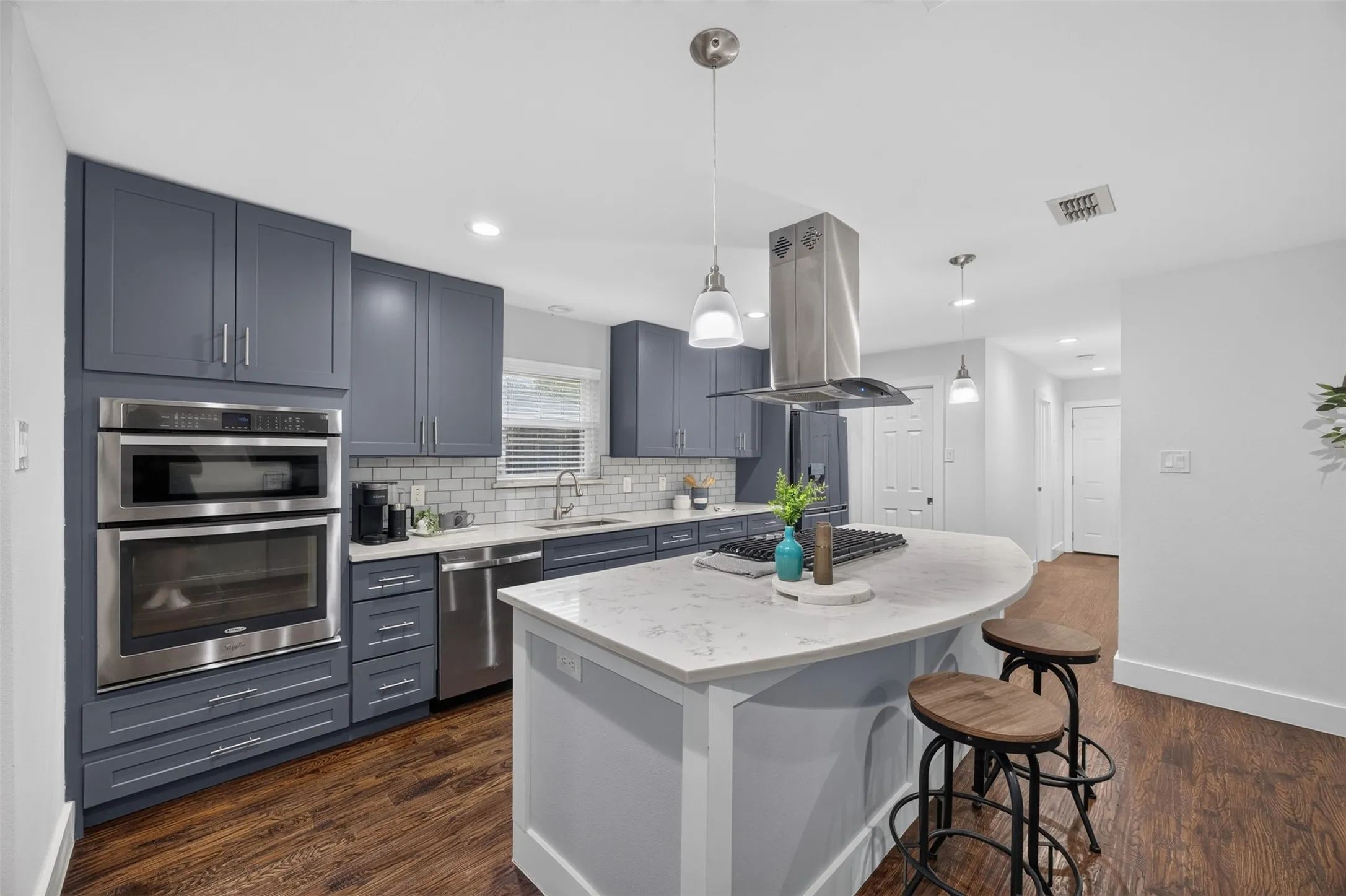 Single Family Residence For Sale in Dallas County , 2502 Rochdale Street, Garland, Texas 75040, 4 Bedroom, 4 Bathroom, 2 Garage spaces, 2,286 Sqft, built in 1969, mls#21402038, Real Estate Agent in Garland, Homes For Sale in Dallas county, Homes For Sale in Garland, Realtor in Garland Texas, Real Estate Brokerage Independent Realty Texas, Luminita Cordes Realtor