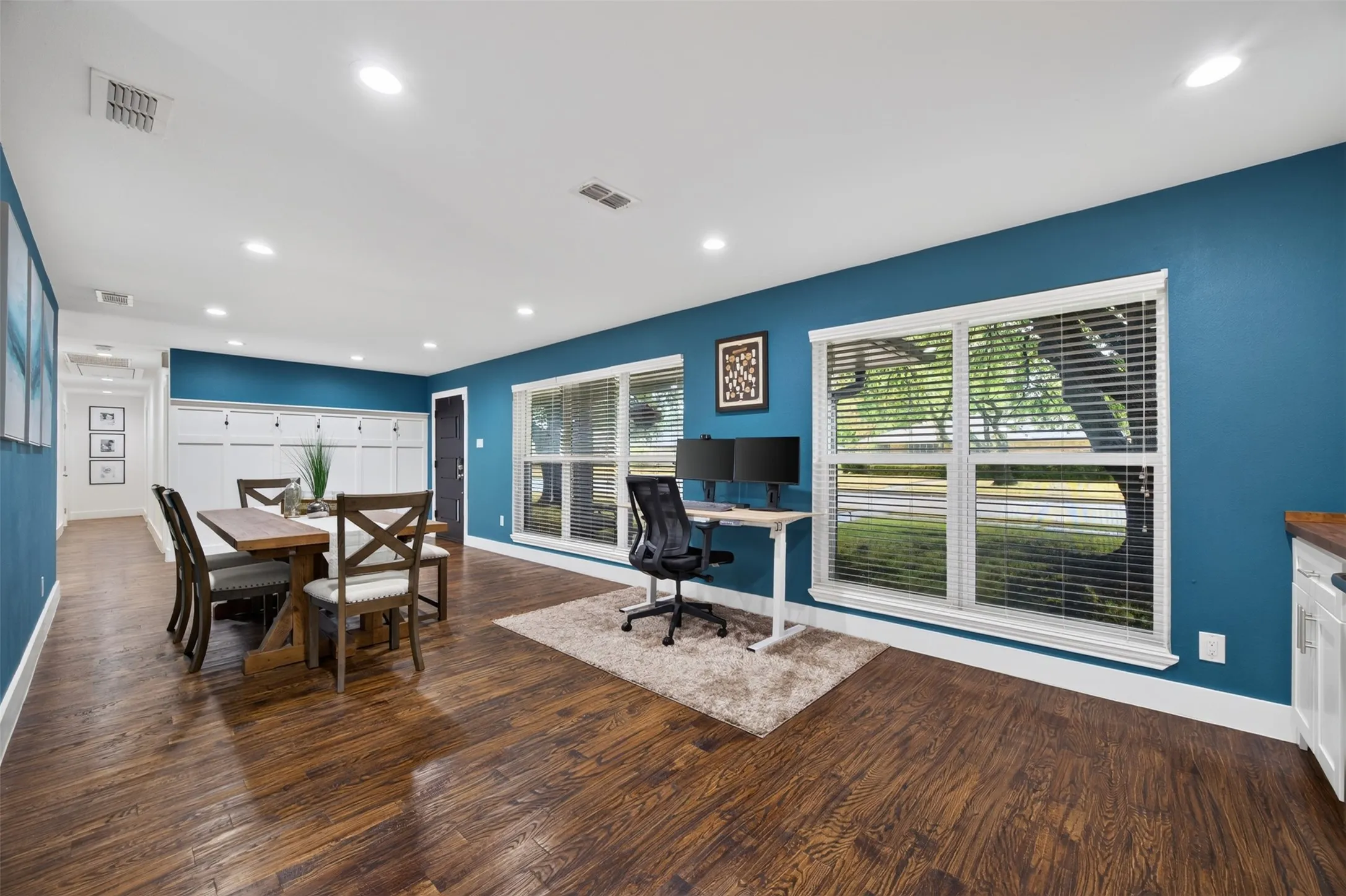Single Family Residence For Sale in Dallas County , 2502 Rochdale Street, Garland, Texas 75040, 4 Bedroom, 4 Bathroom, 2 Garage spaces, 2,286 Sqft, built in 1969, mls#21402038, Real Estate Agent in Garland, Homes For Sale in Dallas county, Homes For Sale in Garland, Realtor in Garland Texas, Real Estate Brokerage Independent Realty Texas, Luminita Cordes Realtor