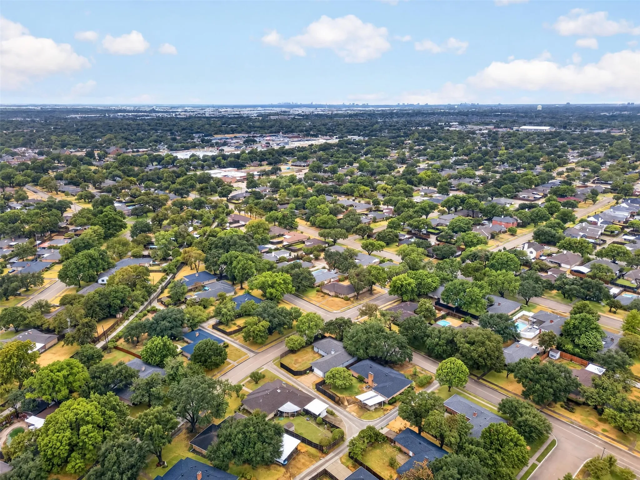 Single Family Residence For Sale in Dallas County , 2502 Rochdale Street, Garland, Texas 75040, 4 Bedroom, 4 Bathroom, 2 Garage spaces, 2,286 Sqft, built in 1969, mls#21402038, Real Estate Agent in Garland, Homes For Sale in Dallas county, Homes For Sale in Garland, Realtor in Garland Texas, Real Estate Brokerage Independent Realty Texas, Luminita Cordes Realtor
