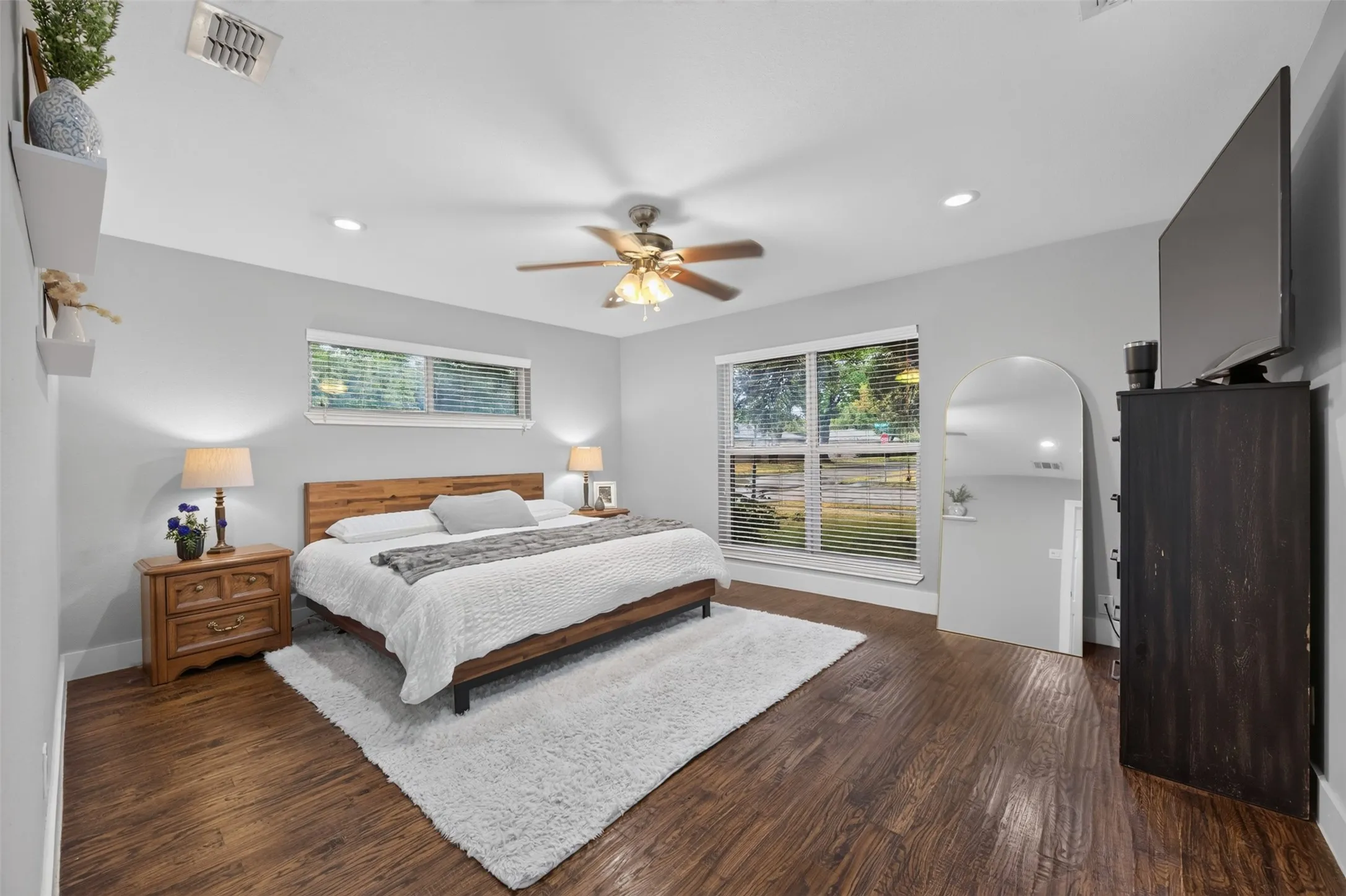 Single Family Residence For Sale in Dallas County , 2502 Rochdale Street, Garland, Texas 75040, 4 Bedroom, 4 Bathroom, 2 Garage spaces, 2,286 Sqft, built in 1969, mls#21402038, Real Estate Agent in Garland, Homes For Sale in Dallas county, Homes For Sale in Garland, Realtor in Garland Texas, Real Estate Brokerage Independent Realty Texas, Luminita Cordes Realtor
