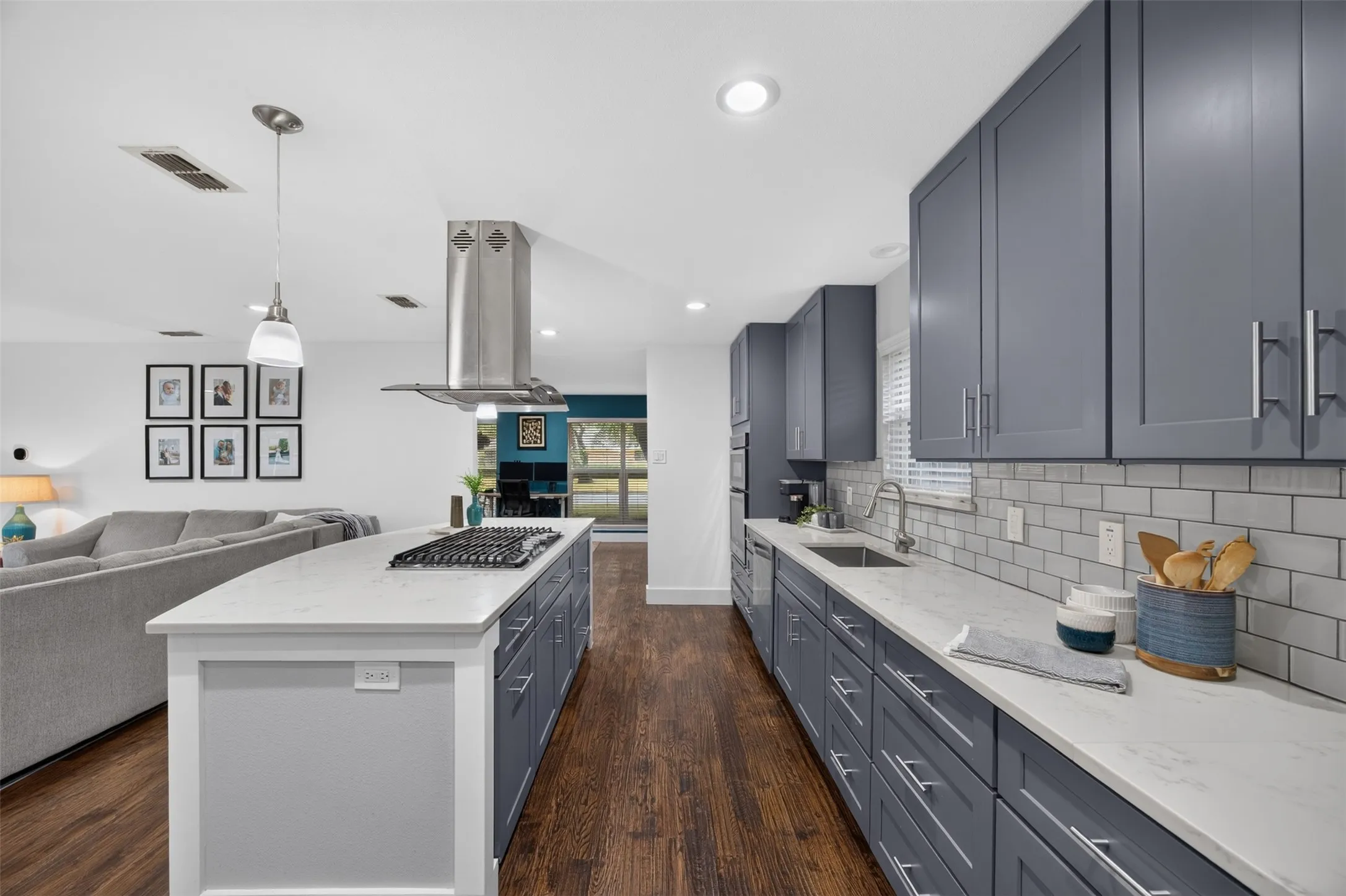 Single Family Residence For Sale in Dallas County , 2502 Rochdale Street, Garland, Texas 75040, 4 Bedroom, 4 Bathroom, 2 Garage spaces, 2,286 Sqft, built in 1969, mls#21402038, Real Estate Agent in Garland, Homes For Sale in Dallas county, Homes For Sale in Garland, Realtor in Garland Texas, Real Estate Brokerage Independent Realty Texas, Luminita Cordes Realtor