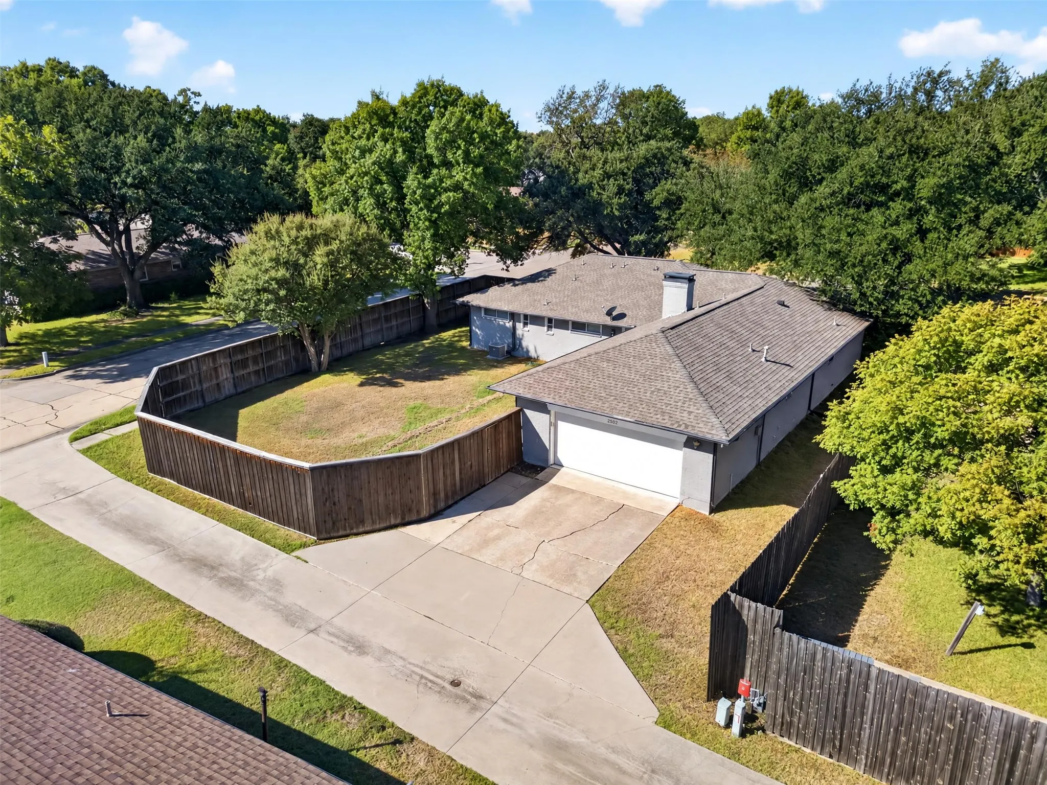 Single Family Residence For Sale in Dallas County , 2502 Rochdale Street, Garland, Texas 75040, 4 Bedroom, 4 Bathroom, 2 Garage spaces, 2,286 Sqft, built in 1969, mls#21402038, Real Estate Agent in Garland, Homes For Sale in Dallas county, Homes For Sale in Garland, Realtor in Garland Texas, Real Estate Brokerage Independent Realty Texas, Luminita Cordes Realtor