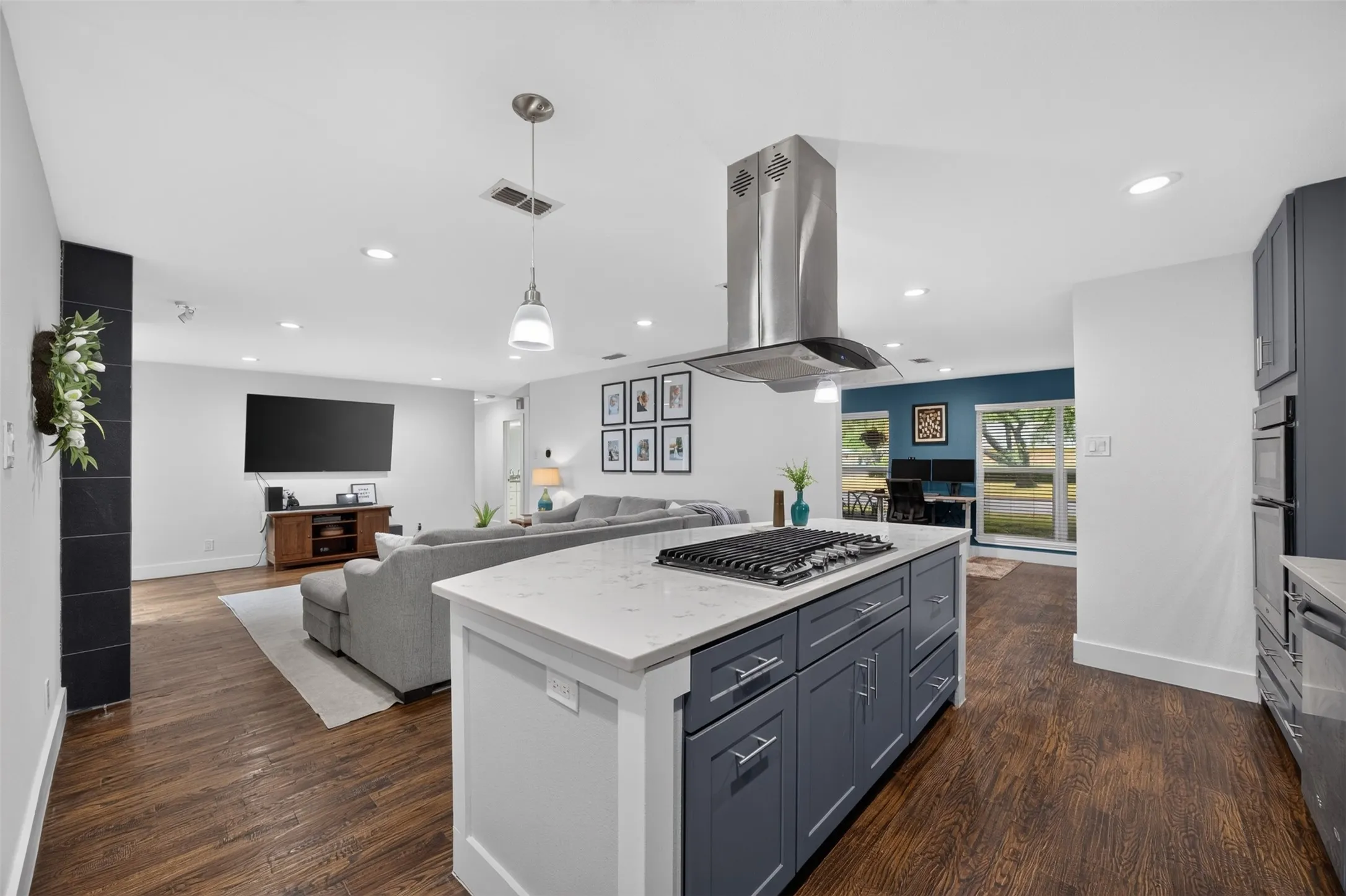 Single Family Residence For Sale in Dallas County , 2502 Rochdale Street, Garland, Texas 75040, 4 Bedroom, 4 Bathroom, 2 Garage spaces, 2,286 Sqft, built in 1969, mls#21402038, Real Estate Agent in Garland, Homes For Sale in Dallas county, Homes For Sale in Garland, Realtor in Garland Texas, Real Estate Brokerage Independent Realty Texas, Luminita Cordes Realtor