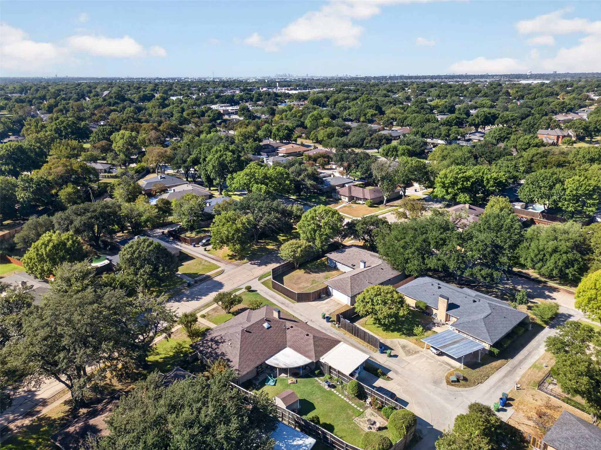 Single Family Residence For Sale in Dallas County , 2502 Rochdale Street, Garland, Texas 75040, 4 Bedroom, 4 Bathroom, 2 Garage spaces, 2,286 Sqft, built in 1969, mls#21402038, Real Estate Agent in Garland, Homes For Sale in Dallas county, Homes For Sale in Garland, Realtor in Garland Texas, Real Estate Brokerage Independent Realty Texas, Luminita Cordes Realtor