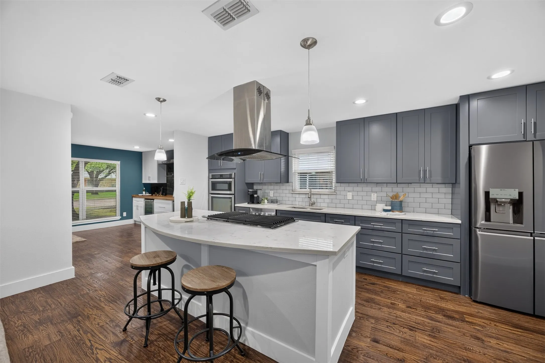 Single Family Residence For Sale in Dallas County , 2502 Rochdale Street, Garland, Texas 75040, 4 Bedroom, 4 Bathroom, 2 Garage spaces, 2,286 Sqft, built in 1969, mls#21402038, Real Estate Agent in Garland, Homes For Sale in Dallas county, Homes For Sale in Garland, Realtor in Garland Texas, Real Estate Brokerage Independent Realty Texas, Luminita Cordes Realtor