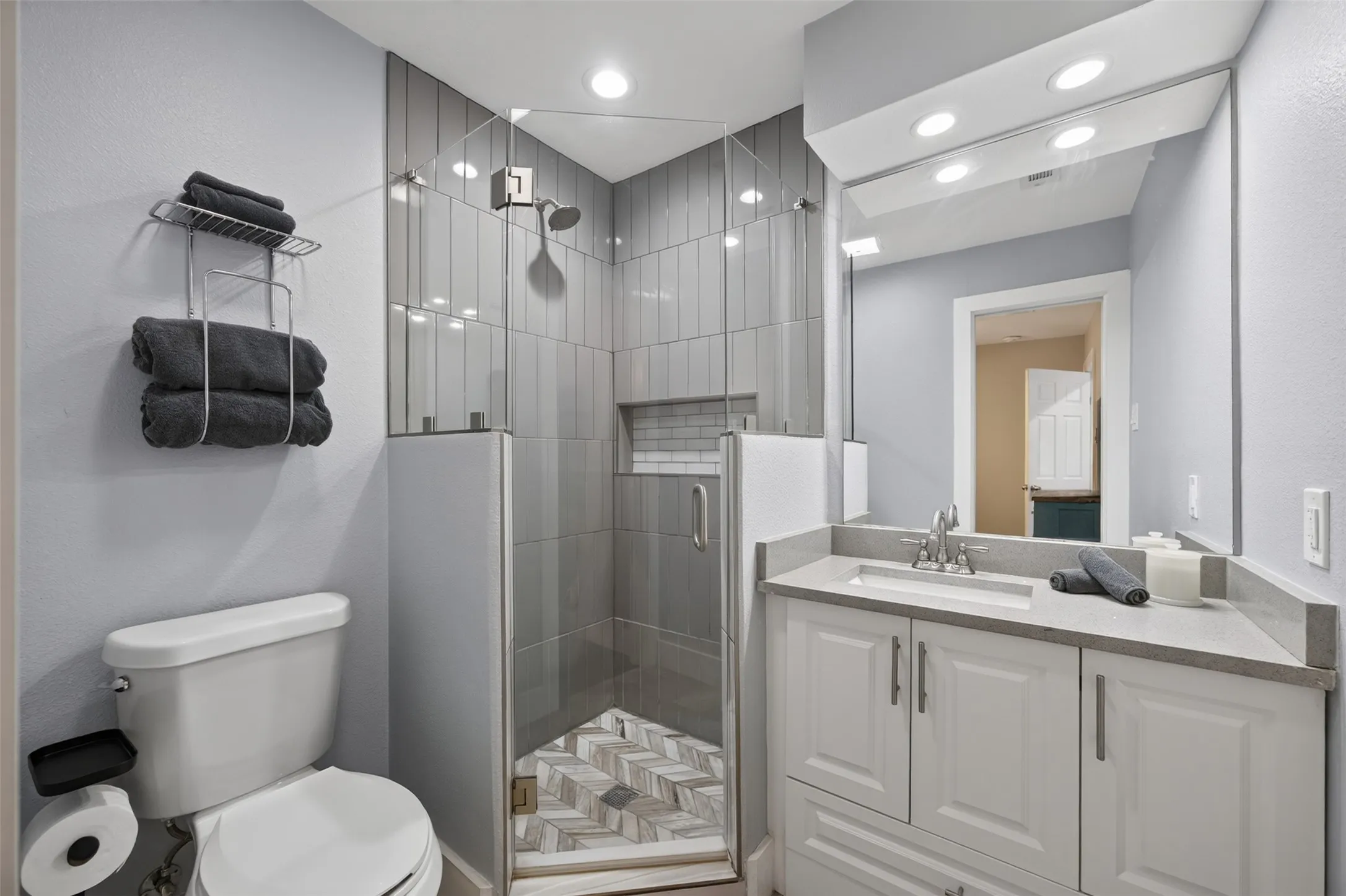 Single Family Residence For Sale in Dallas County , 2502 Rochdale Street, Garland, Texas 75040, 4 Bedroom, 4 Bathroom, 2 Garage spaces, 2,286 Sqft, built in 1969, mls#21402038, Real Estate Agent in Garland, Homes For Sale in Dallas county, Homes For Sale in Garland, Realtor in Garland Texas, Real Estate Brokerage Independent Realty Texas, Luminita Cordes Realtor