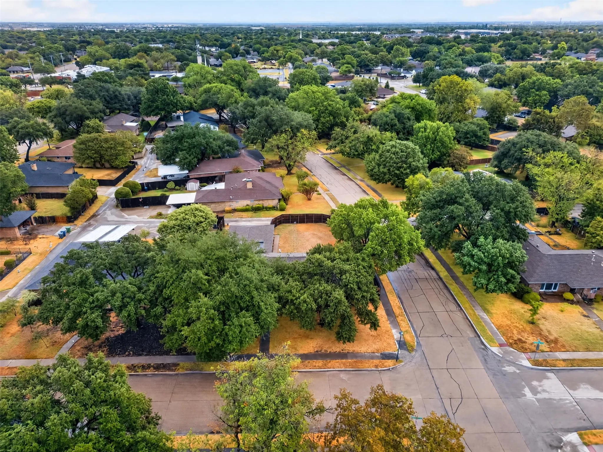 Single Family Residence For Sale in Dallas County , 2502 Rochdale Street, Garland, Texas 75040, 4 Bedroom, 4 Bathroom, 2 Garage spaces, 2,286 Sqft, built in 1969, mls#21402038, Real Estate Agent in Garland, Homes For Sale in Dallas county, Homes For Sale in Garland, Realtor in Garland Texas, Real Estate Brokerage Independent Realty Texas, Luminita Cordes Realtor