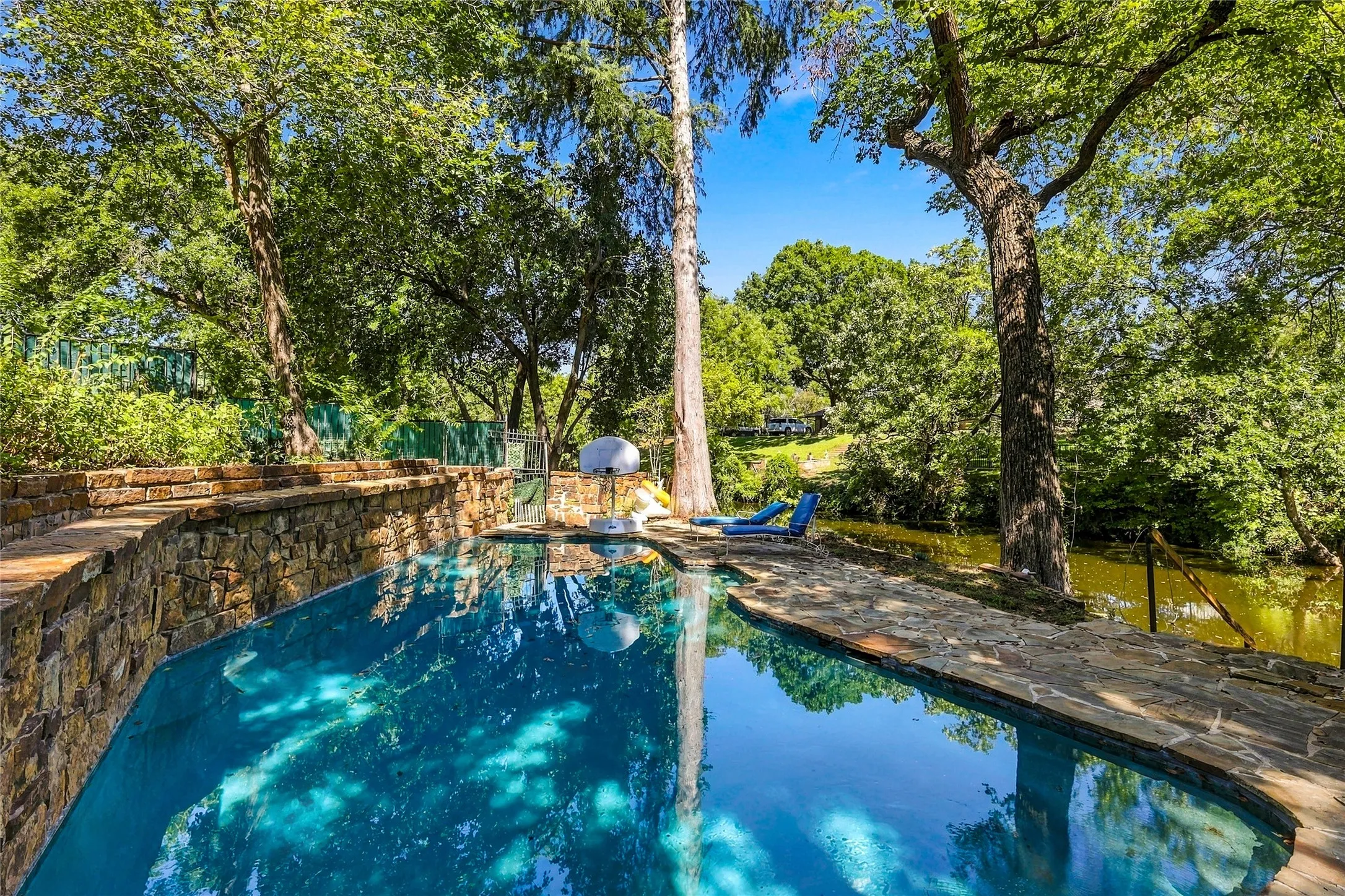 Single Family Residence For Sale in Tarrant County , 707 Findlay Drive, Arlington, Texas 76012, 4 Bedroom, 4 Bathroom, 2 Garage spaces, 3,223 Sqft, built in 1980, mls#21403488, Real Estate Agent in Arlington, Homes For Sale in Tarrant county, Homes For Sale in Arlington, Realtor in Arlington Texas, Real Estate Brokerage Independent Realty Texas, Luminita Cordes Realtor