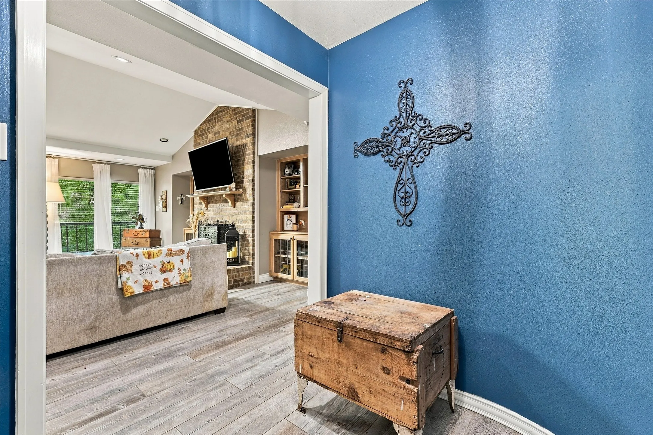 Single Family Residence For Sale in Tarrant County , 707 Findlay Drive, Arlington, Texas 76012, 4 Bedroom, 4 Bathroom, 2 Garage spaces, 3,223 Sqft, built in 1980, mls#21403488, Real Estate Agent in Arlington, Homes For Sale in Tarrant county, Homes For Sale in Arlington, Realtor in Arlington Texas, Real Estate Brokerage Independent Realty Texas, Luminita Cordes Realtor