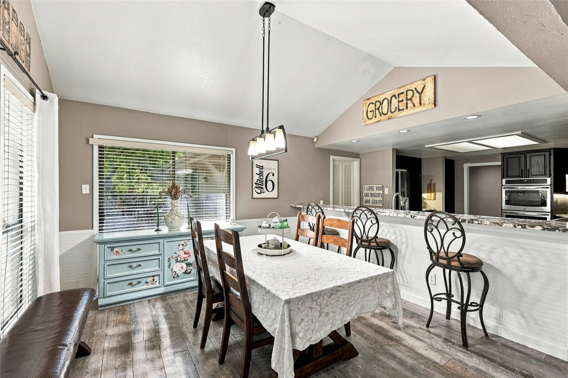 Single Family Residence For Sale in Tarrant County , 707 Findlay Drive, Arlington, Texas 76012, 4 Bedroom, 4 Bathroom, 2 Garage spaces, 3,223 Sqft, built in 1980, mls#21403488, Real Estate Agent in Arlington, Homes For Sale in Tarrant county, Homes For Sale in Arlington, Realtor in Arlington Texas, Real Estate Brokerage Independent Realty Texas, Luminita Cordes Realtor
