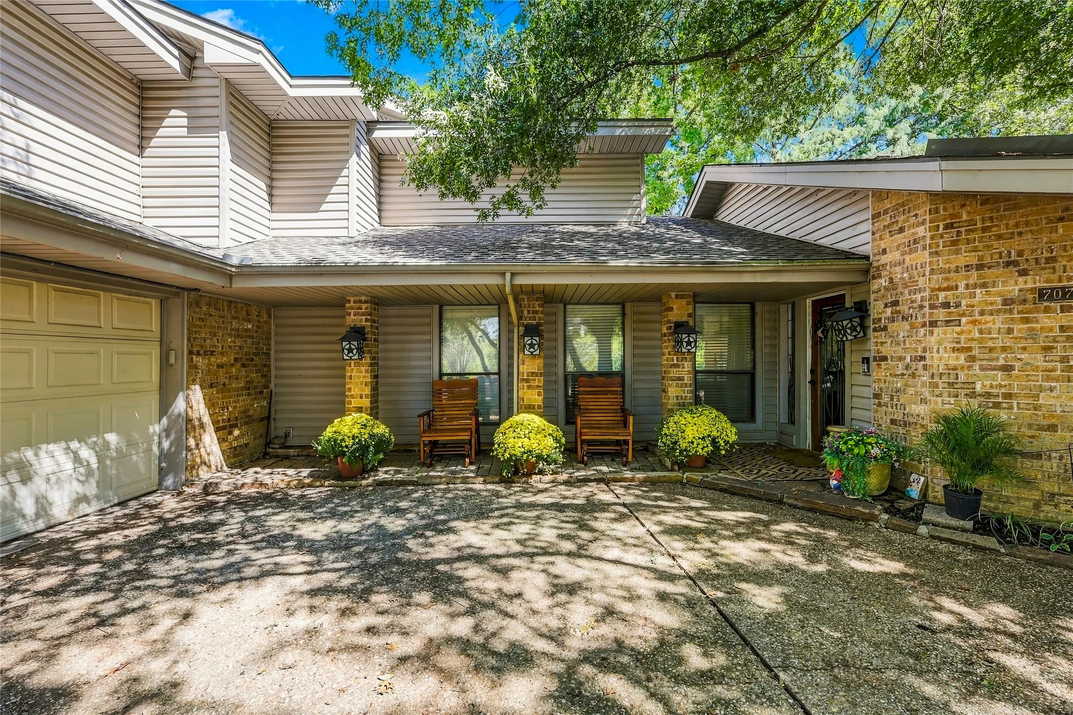 Front Entry Garage