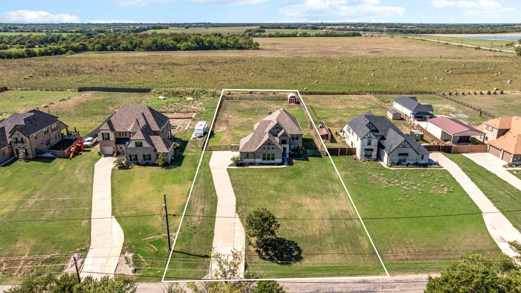 Single Family Residence For Sale in Grayson County , 193 Morrison Road, Howe, Texas 75459, 4 Bedroom, 4 Bathroom, 6 Garage spaces, 2,716 Sqft, built in 2023, mls#21403908, Real Estate Agent in Howe, Homes For Sale in Grayson county, Homes For Sale in Howe, Realtor in Howe Texas, Real Estate Brokerage Independent Realty Texas, Luminita Cordes Realtor