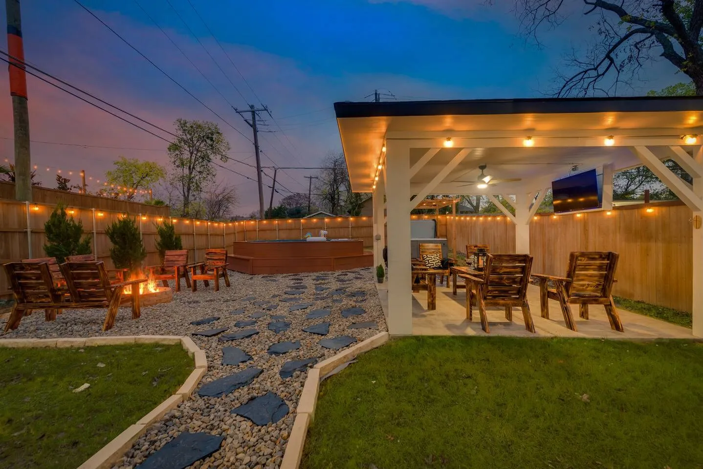 Single Family Residence For Sale in Dallas County , 2015 S Ewing Avenue, Dallas, Texas 75216, 5 Bedroom, 3 Bathroom, 2 Garage spaces, 2,676 Sqft, built in 2022, mls#21405696, Real Estate Agent in Dallas, Homes For Sale in Dallas county, Homes For Sale in Dallas, Realtor in Dallas Texas, Real Estate Brokerage Independent Realty Texas, Luminita Cordes Realtor