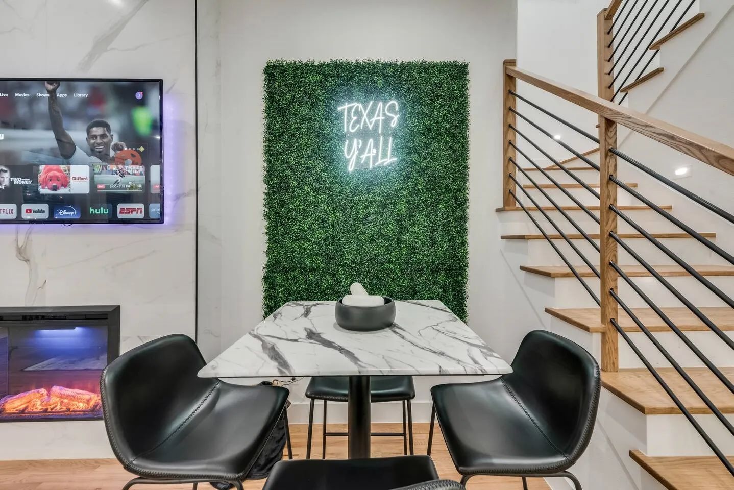 Single Family Residence For Sale in Dallas County , 2015 S Ewing Avenue, Dallas, Texas 75216, 5 Bedroom, 3 Bathroom, 2 Garage spaces, 2,676 Sqft, built in 2022, mls#21405696, Real Estate Agent in Dallas, Homes For Sale in Dallas county, Homes For Sale in Dallas, Realtor in Dallas Texas, Real Estate Brokerage Independent Realty Texas, Luminita Cordes Realtor