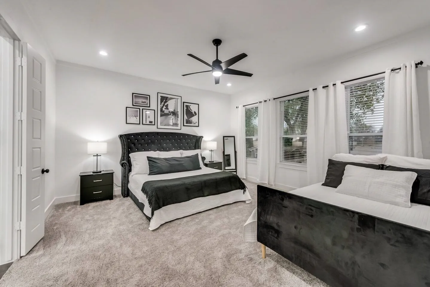 Single Family Residence For Sale in Dallas County , 2015 S Ewing Avenue, Dallas, Texas 75216, 5 Bedroom, 3 Bathroom, 2 Garage spaces, 2,676 Sqft, built in 2022, mls#21405696, Real Estate Agent in Dallas, Homes For Sale in Dallas county, Homes For Sale in Dallas, Realtor in Dallas Texas, Real Estate Brokerage Independent Realty Texas, Luminita Cordes Realtor