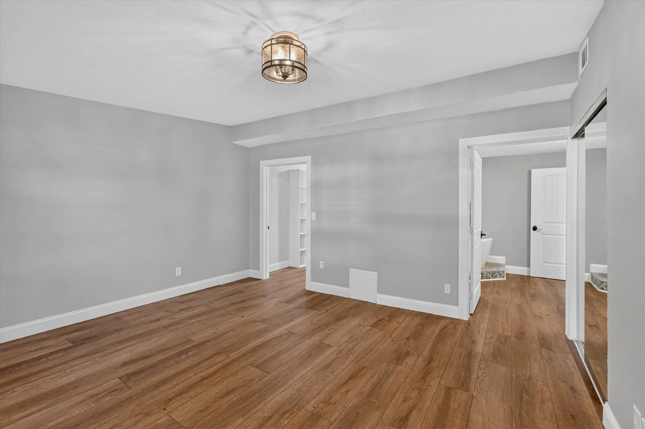 Single Family Residence For Sale in Collin County , 10115 General Bond Court, Mc Kinney, Texas 75071, 3 Bedroom, 2 Bathroom, Garage spaces, 4,628 Sqft, built in 1982, mls#21403525, Real Estate Agent in Mc Kinney, Homes For Sale in Collin county, Homes For Sale in Mc Kinney, Realtor in Mc Kinney Texas, Real Estate Brokerage Independent Realty Texas, Luminita Cordes Realtor