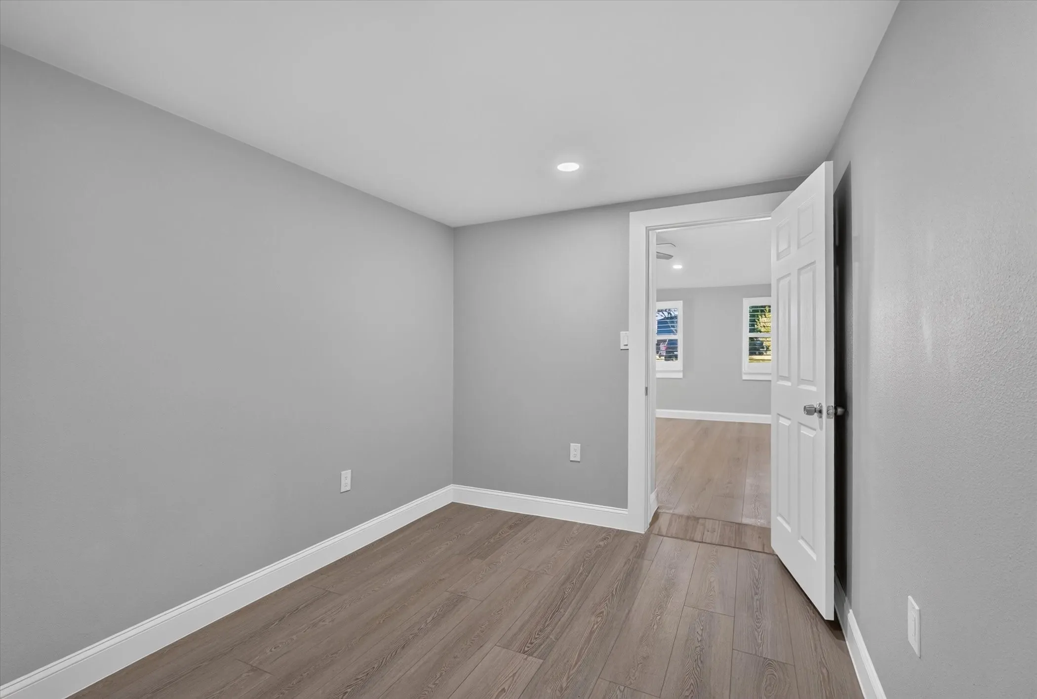 Single Family Residence For Sale in Collin County , 10115 General Bond Court, Mc Kinney, Texas 75071, 3 Bedroom, 2 Bathroom, Garage spaces, 4,628 Sqft, built in 1982, mls#21403525, Real Estate Agent in Mc Kinney, Homes For Sale in Collin county, Homes For Sale in Mc Kinney, Realtor in Mc Kinney Texas, Real Estate Brokerage Independent Realty Texas, Luminita Cordes Realtor