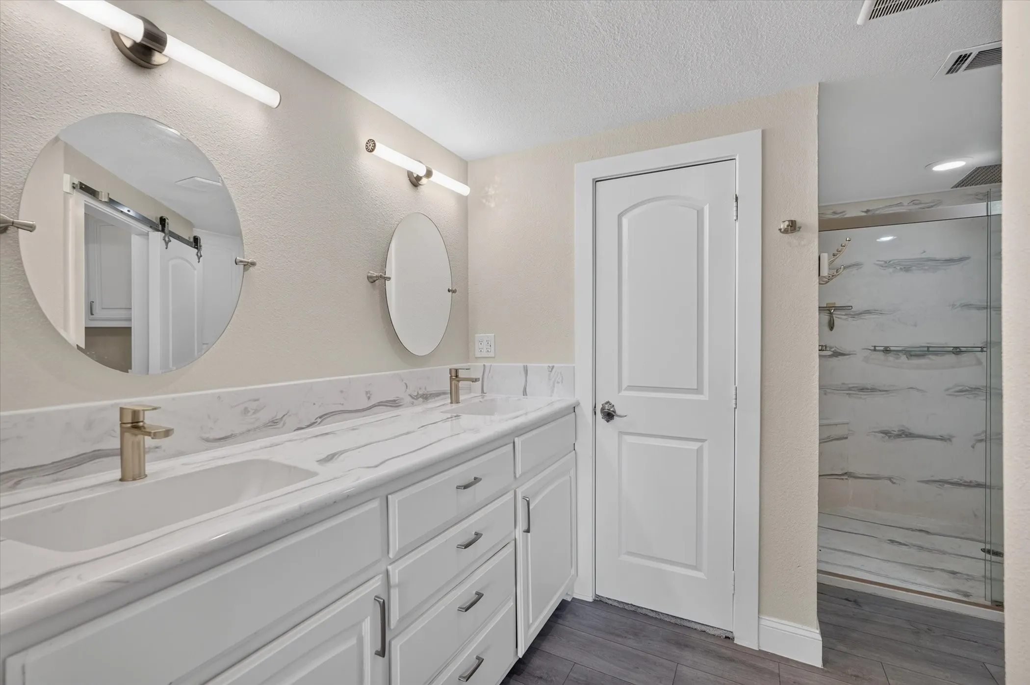 Single Family Residence For Sale in Collin County , 10115 General Bond Court, Mc Kinney, Texas 75071, 3 Bedroom, 2 Bathroom, Garage spaces, 4,628 Sqft, built in 1982, mls#21403525, Real Estate Agent in Mc Kinney, Homes For Sale in Collin county, Homes For Sale in Mc Kinney, Realtor in Mc Kinney Texas, Real Estate Brokerage Independent Realty Texas, Luminita Cordes Realtor