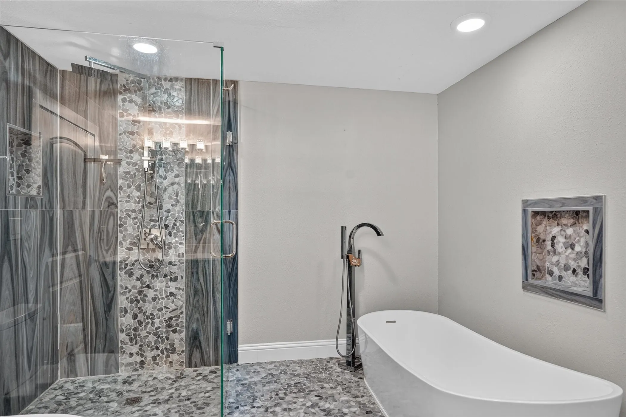 Single Family Residence For Sale in Collin County , 10115 General Bond Court, Mc Kinney, Texas 75071, 3 Bedroom, 2 Bathroom, Garage spaces, 4,628 Sqft, built in 1982, mls#21403525, Real Estate Agent in Mc Kinney, Homes For Sale in Collin county, Homes For Sale in Mc Kinney, Realtor in Mc Kinney Texas, Real Estate Brokerage Independent Realty Texas, Luminita Cordes Realtor