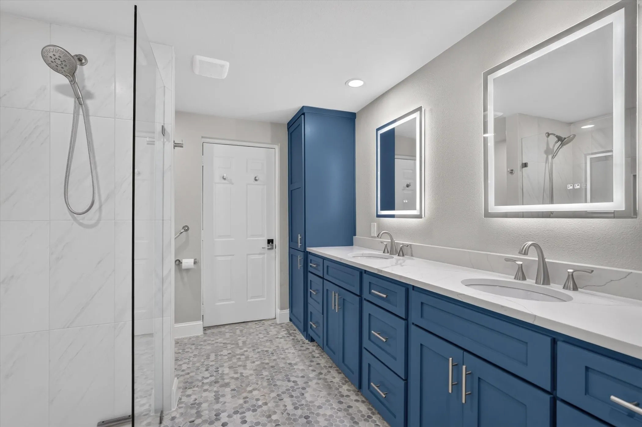 Single Family Residence For Sale in Collin County , 10115 General Bond Court, Mc Kinney, Texas 75071, 3 Bedroom, 2 Bathroom, Garage spaces, 4,628 Sqft, built in 1982, mls#21403525, Real Estate Agent in Mc Kinney, Homes For Sale in Collin county, Homes For Sale in Mc Kinney, Realtor in Mc Kinney Texas, Real Estate Brokerage Independent Realty Texas, Luminita Cordes Realtor