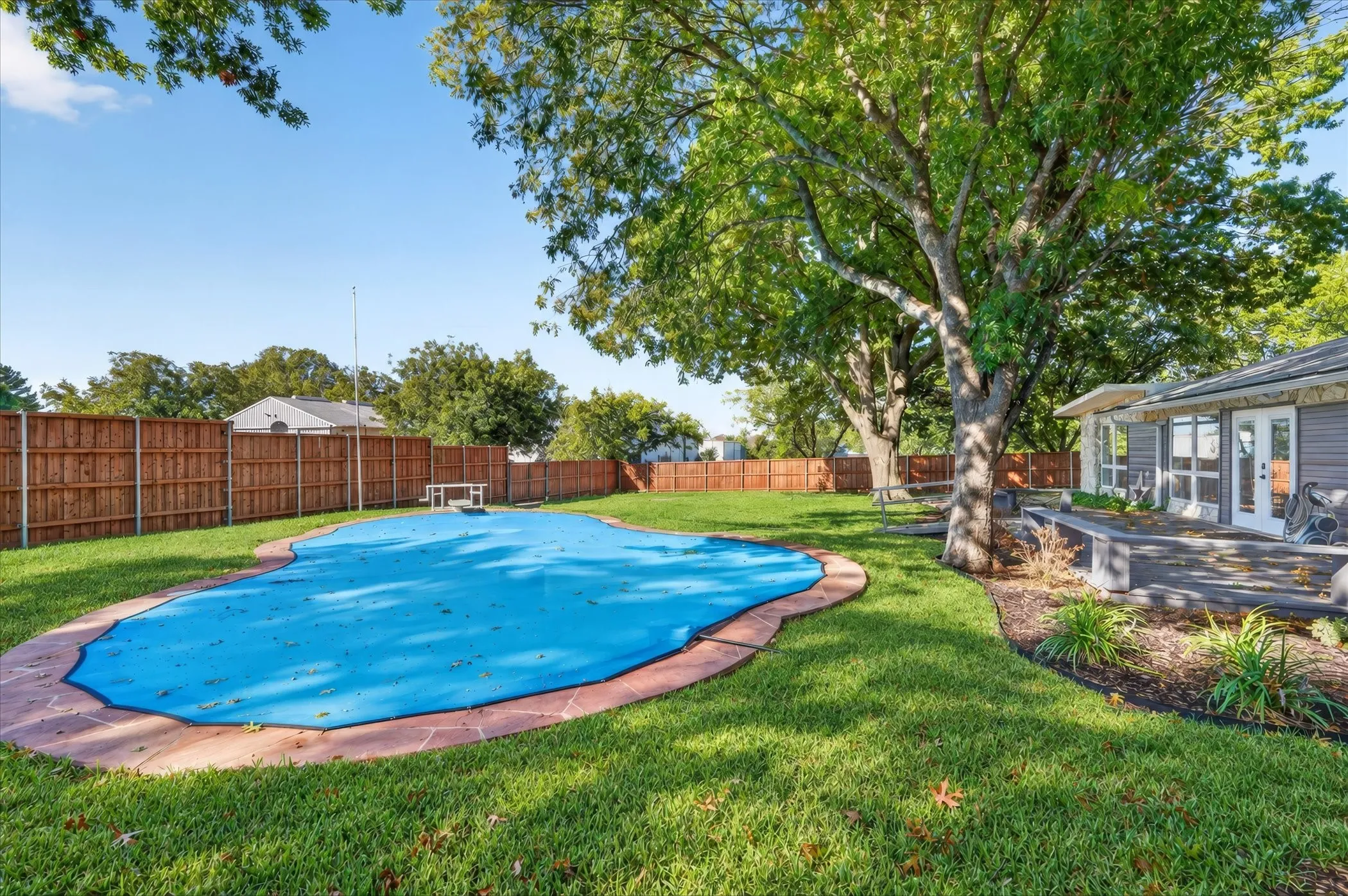 Single Family Residence For Sale in Collin County , 10115 General Bond Court, Mc Kinney, Texas 75071, 3 Bedroom, 2 Bathroom, Garage spaces, 4,628 Sqft, built in 1982, mls#21403525, Real Estate Agent in Mc Kinney, Homes For Sale in Collin county, Homes For Sale in Mc Kinney, Realtor in Mc Kinney Texas, Real Estate Brokerage Independent Realty Texas, Luminita Cordes Realtor
