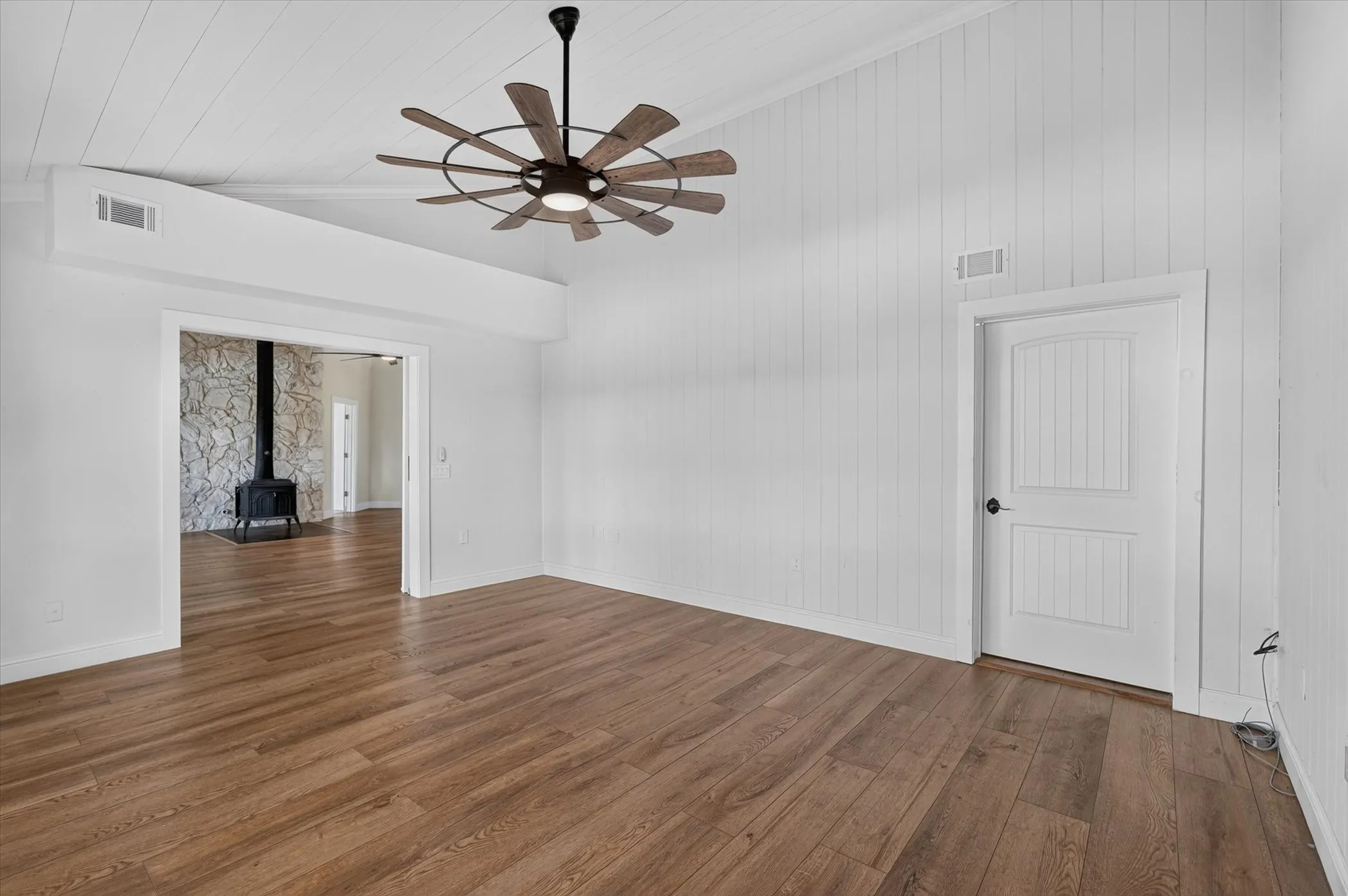 Single Family Residence For Sale in Collin County , 10115 General Bond Court, Mc Kinney, Texas 75071, 3 Bedroom, 2 Bathroom, Garage spaces, 4,628 Sqft, built in 1982, mls#21403525, Real Estate Agent in Mc Kinney, Homes For Sale in Collin county, Homes For Sale in Mc Kinney, Realtor in Mc Kinney Texas, Real Estate Brokerage Independent Realty Texas, Luminita Cordes Realtor