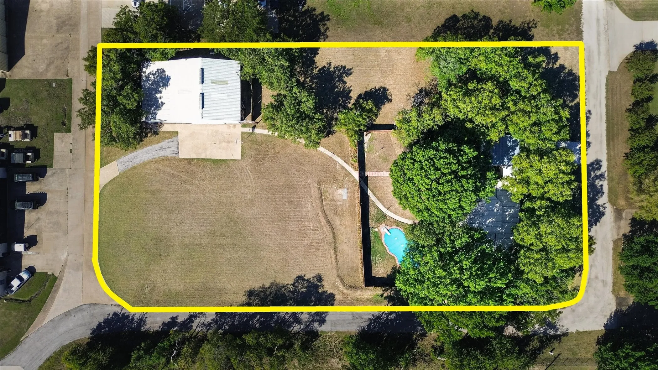 Single Family Residence For Sale in Collin County , 10115 General Bond Court, Mc Kinney, Texas 75071, 3 Bedroom, 2 Bathroom, Garage spaces, 4,628 Sqft, built in 1982, mls#21403525, Real Estate Agent in Mc Kinney, Homes For Sale in Collin county, Homes For Sale in Mc Kinney, Realtor in Mc Kinney Texas, Real Estate Brokerage Independent Realty Texas, Luminita Cordes Realtor