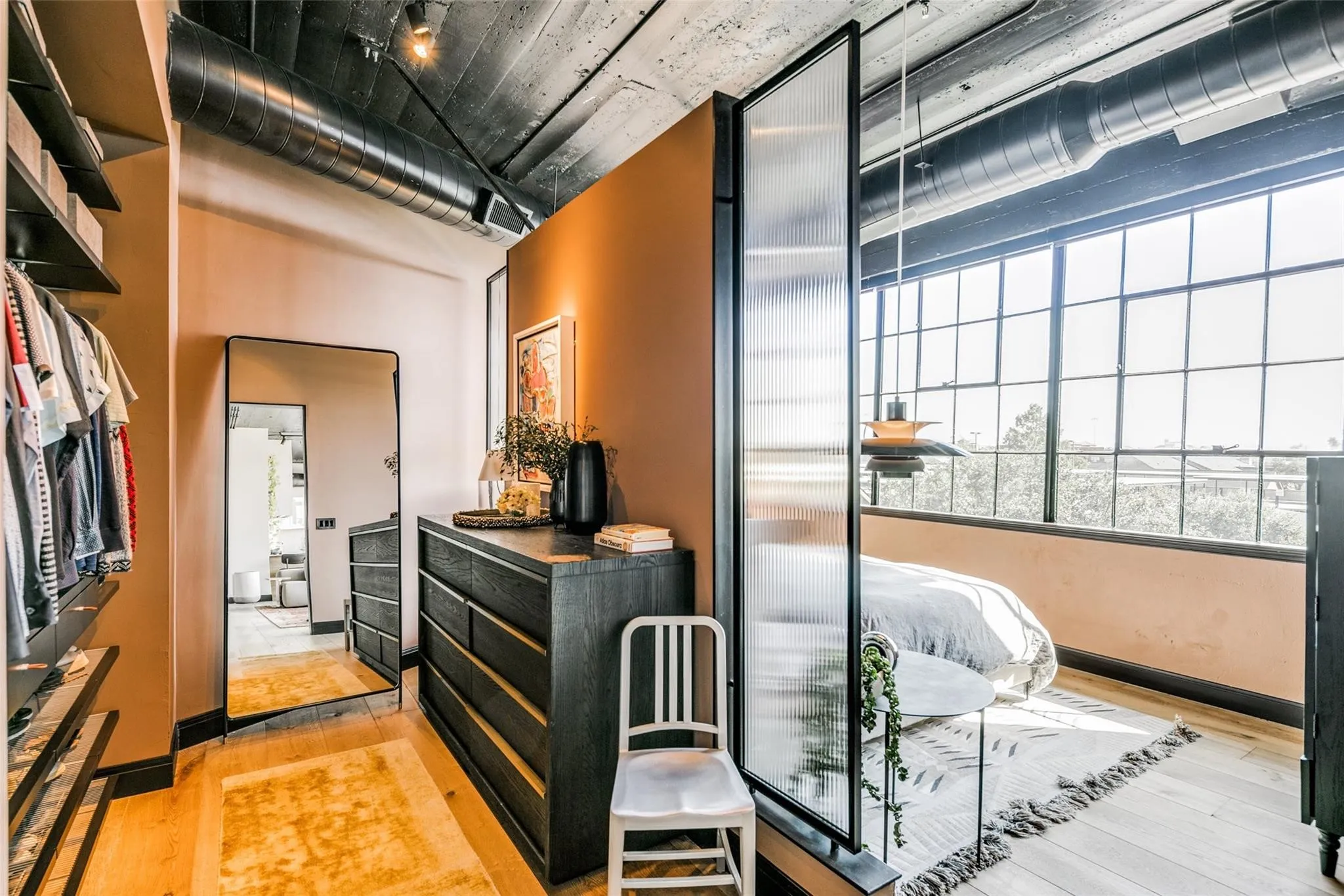 Condominium For Rent in Dallas County , 2220 Canton Street 406, Dallas, Texas 75201, 1 Bedroom, 1 Bathroom, 1 Garage spaces, 1,448 Sqft, built in 1925, mls#21405626, Real Estate Agent in Dallas, Homes For Rent in Dallas county, Homes For Rent in Dallas, Realtor in Dallas Texas, Real Estate Brokerage Independent Realty Texas, Luminita Cordes Realtor