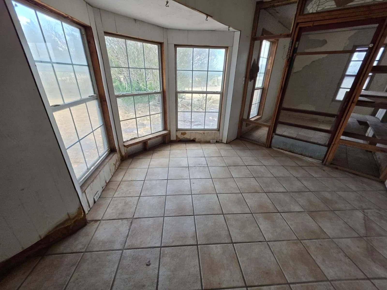 Single Family Residence For Sale in Hopkins County , 1917 County Road 1144, Miller Grove, Texas 75472, 2 Bedroom, 2 Bathroom, Garage spaces, 1,503 Sqft, built in 1930, mls#21405699, Real Estate Agent in Miller Grove, Homes For Sale in Hopkins county, Homes For Sale in Miller Grove, Realtor in Miller Grove Texas, Real Estate Brokerage Independent Realty Texas, Luminita Cordes Realtor