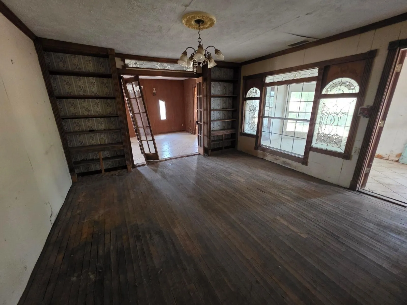 Single Family Residence For Sale in Hopkins County , 1917 County Road 1144, Miller Grove, Texas 75472, 2 Bedroom, 2 Bathroom, Garage spaces, 1,503 Sqft, built in 1930, mls#21405699, Real Estate Agent in Miller Grove, Homes For Sale in Hopkins county, Homes For Sale in Miller Grove, Realtor in Miller Grove Texas, Real Estate Brokerage Independent Realty Texas, Luminita Cordes Realtor