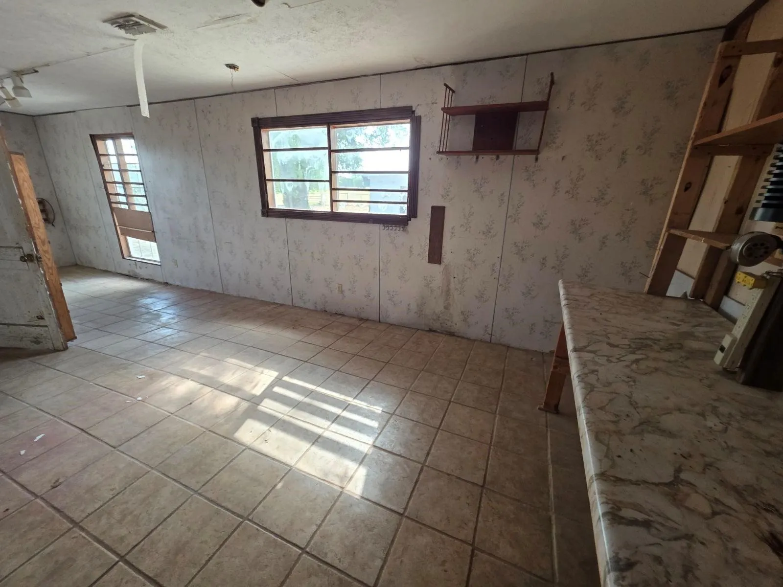 Single Family Residence For Sale in Hopkins County , 1917 County Road 1144, Miller Grove, Texas 75472, 2 Bedroom, 2 Bathroom, Garage spaces, 1,503 Sqft, built in 1930, mls#21405699, Real Estate Agent in Miller Grove, Homes For Sale in Hopkins county, Homes For Sale in Miller Grove, Realtor in Miller Grove Texas, Real Estate Brokerage Independent Realty Texas, Luminita Cordes Realtor