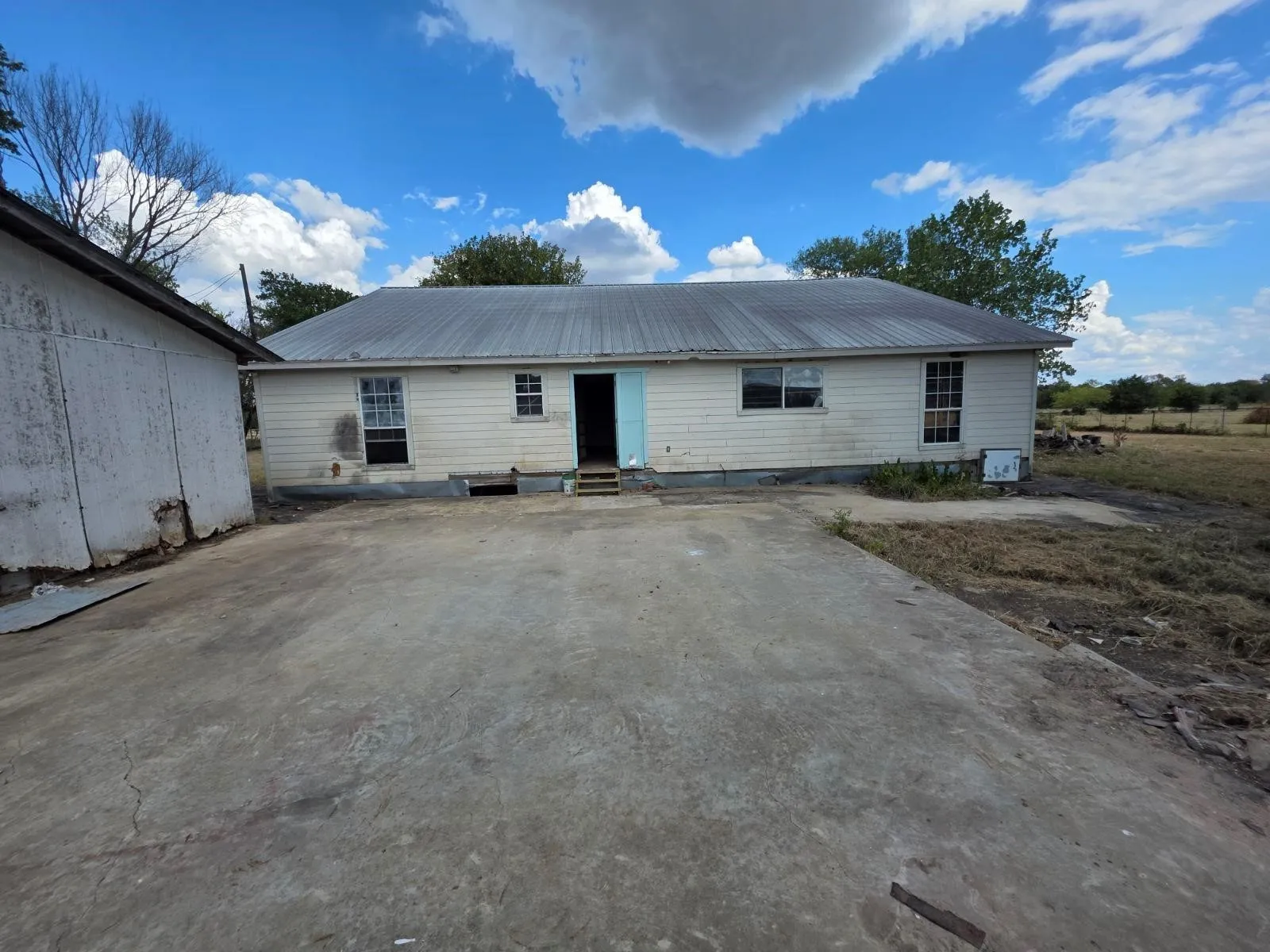 Single Family Residence For Sale in Hopkins County , 1917 County Road 1144, Miller Grove, Texas 75472, 2 Bedroom, 2 Bathroom, Garage spaces, 1,503 Sqft, built in 1930, mls#21405699, Real Estate Agent in Miller Grove, Homes For Sale in Hopkins county, Homes For Sale in Miller Grove, Realtor in Miller Grove Texas, Real Estate Brokerage Independent Realty Texas, Luminita Cordes Realtor